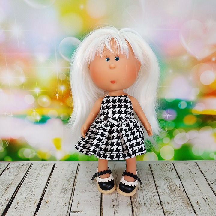 Mini doll 9'' Dressed girl
