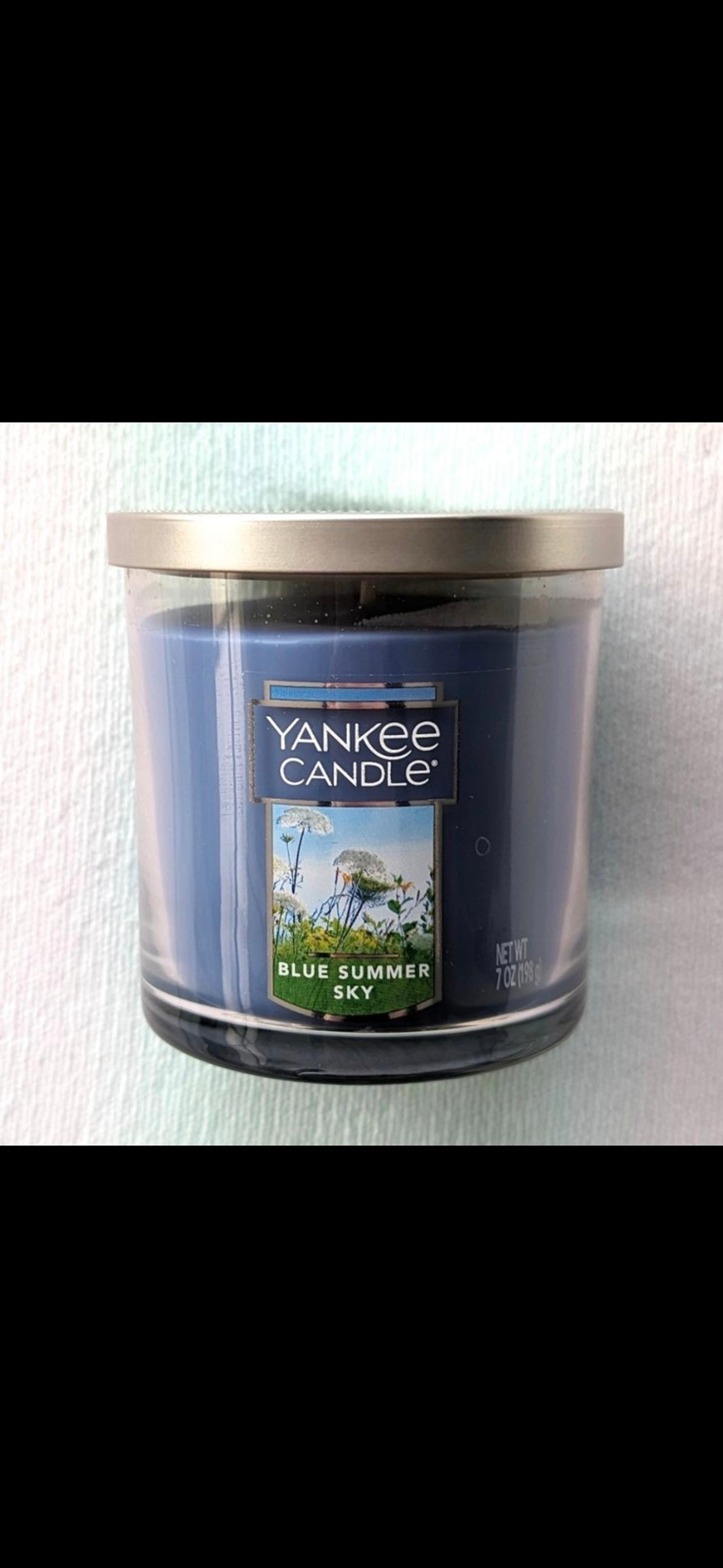 Yankee Candle Blue Summer Sky candle