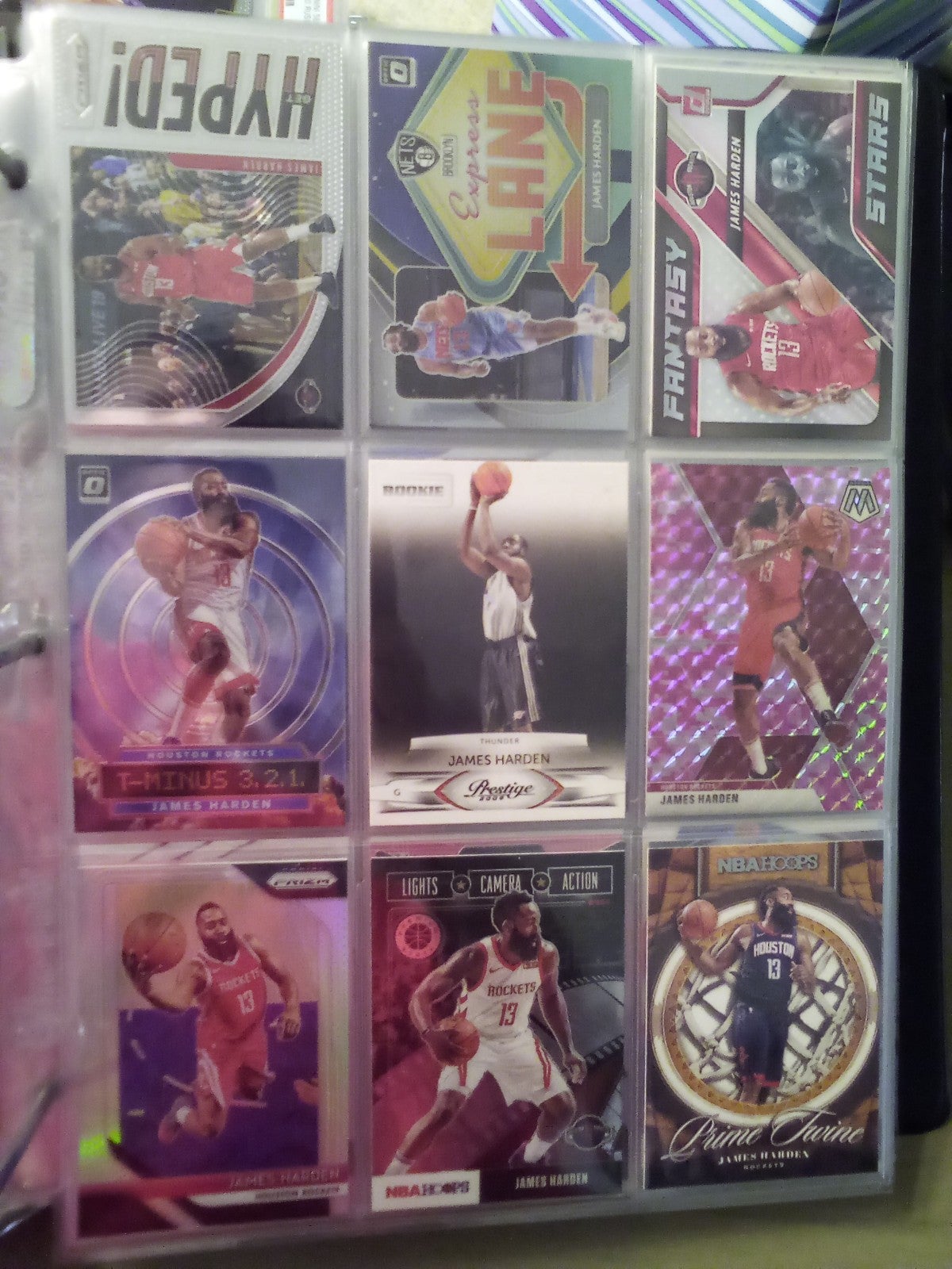 Binder full hot of basketball and baseball cards