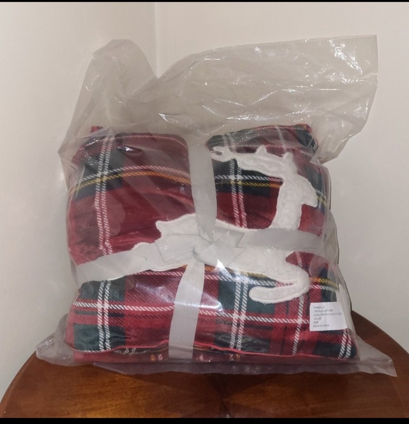 Christmas Pillow and Blanket Set Buffalo Plaid (Red & Black) Stag New Sealed Bag