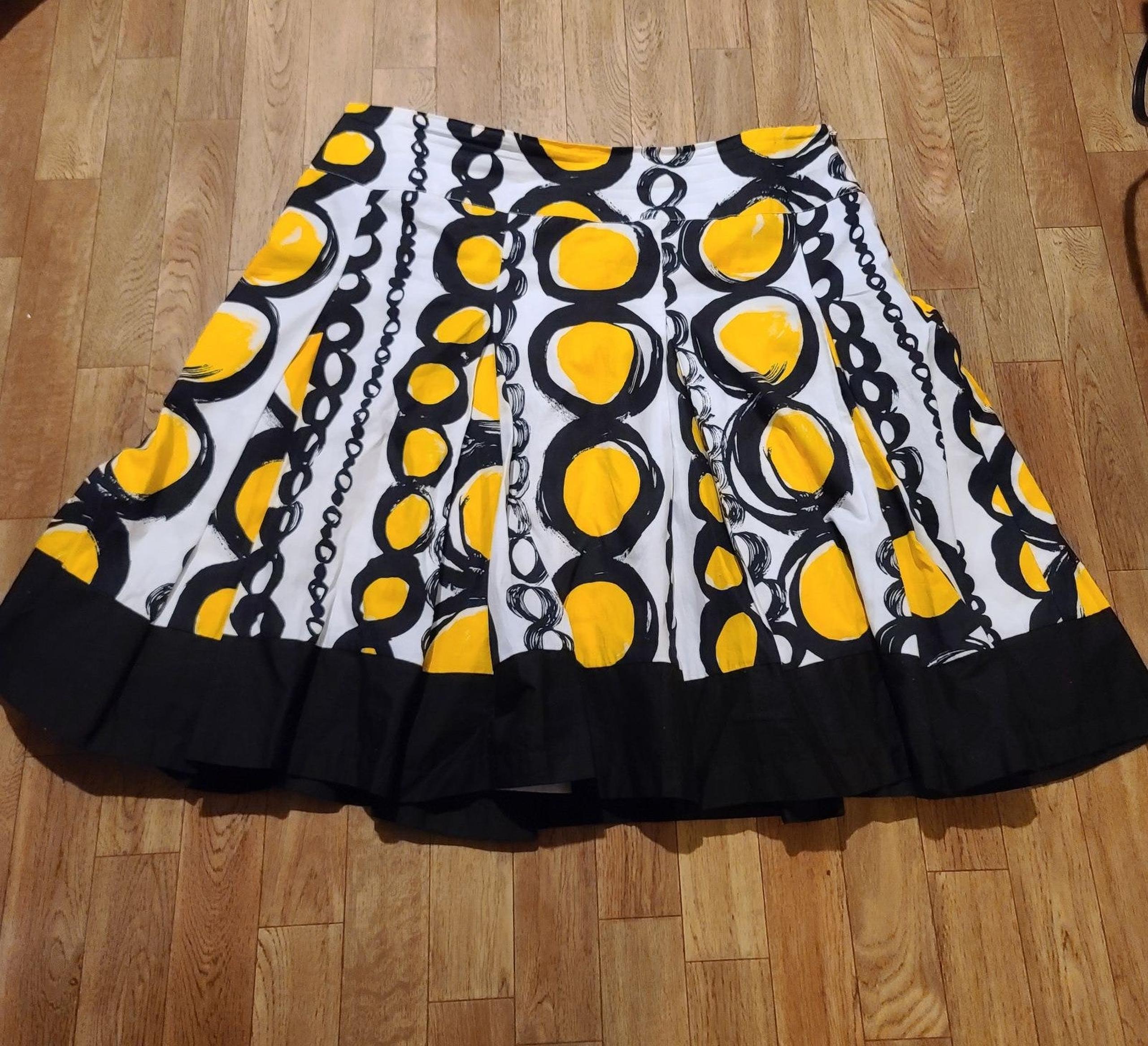 Tailor B Moss Skirt - size 12 (B2)