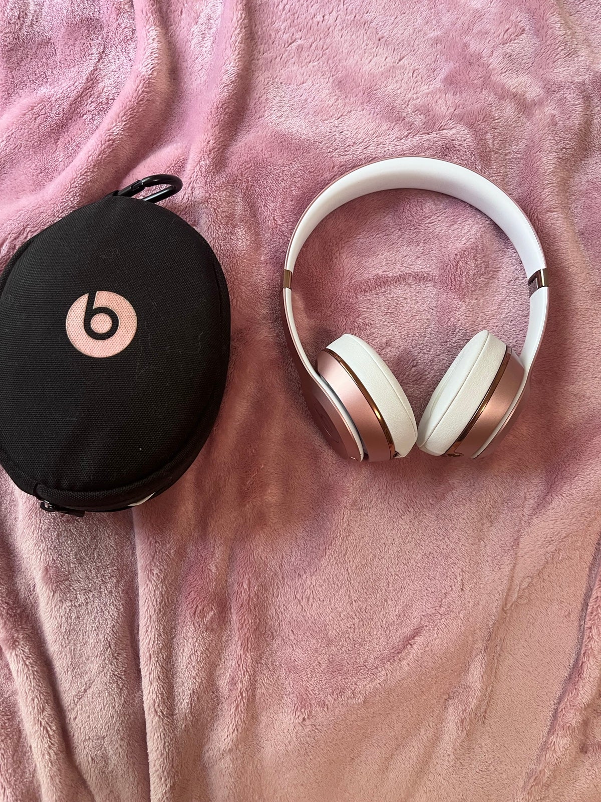 Beats by Dr. Dre Beats Solo³ Wireless in Rose Gold