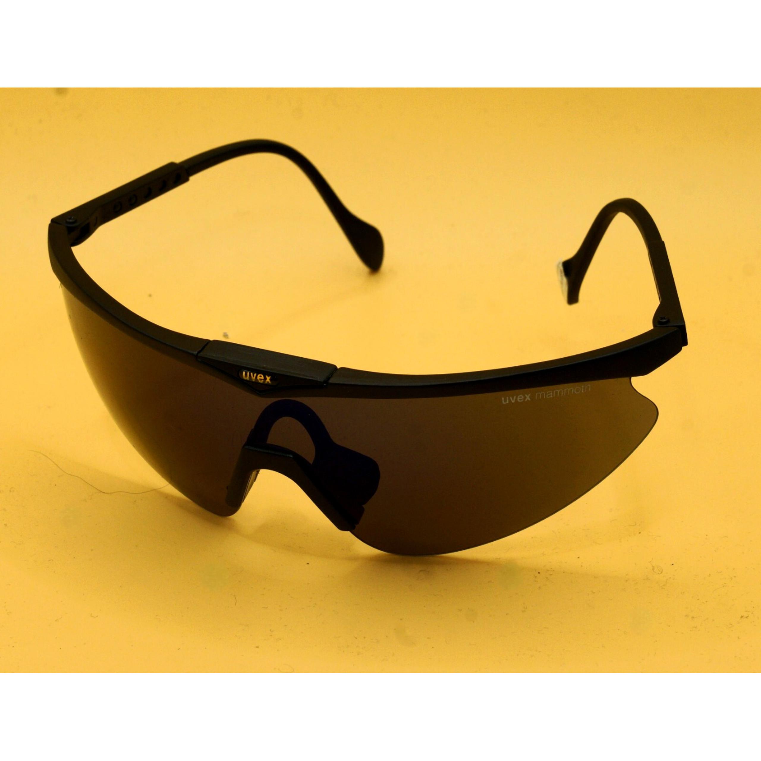 Vintage Uvex "Mammoth" Sunglasses Matte Black Frame with Two Lenses and Case