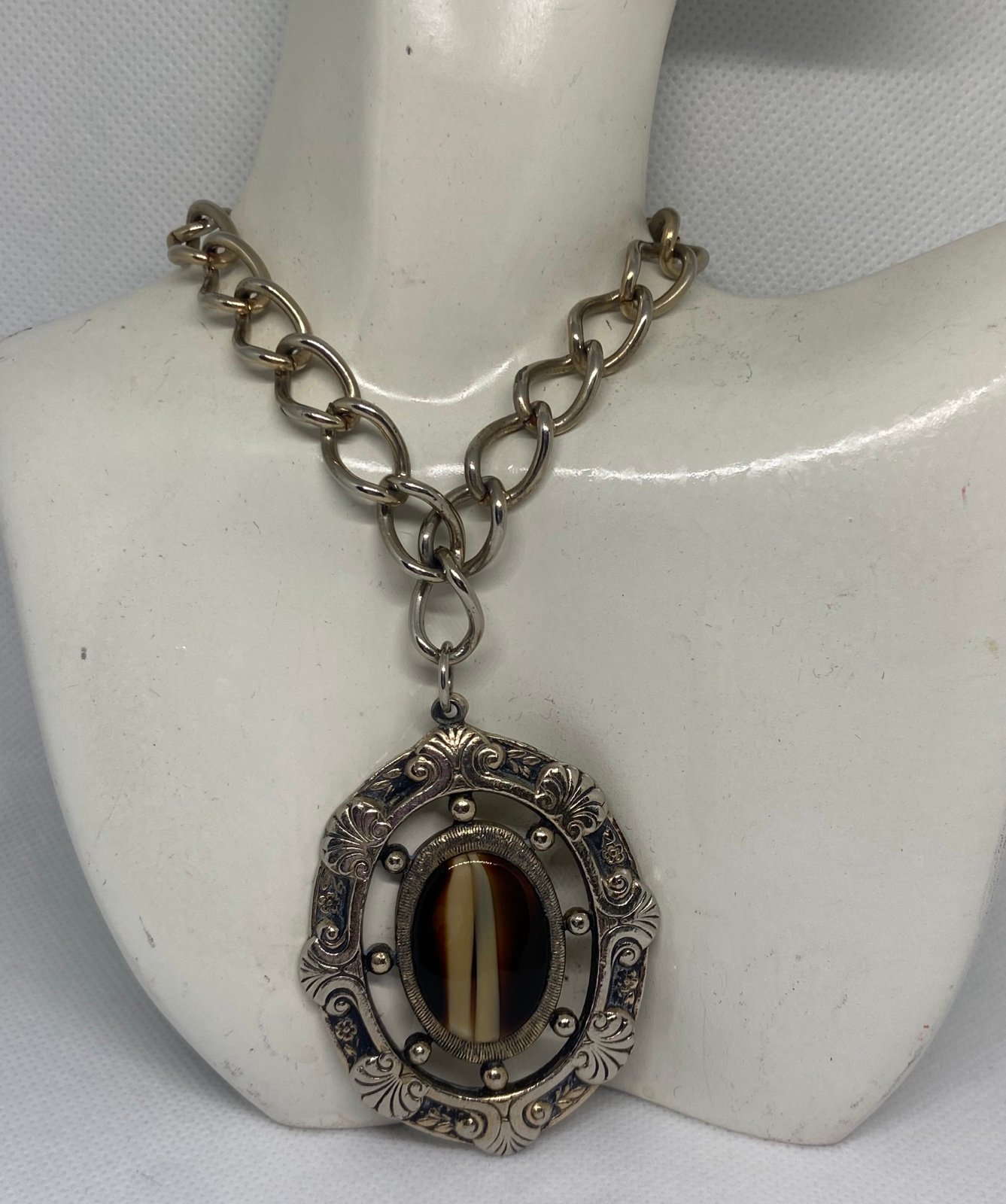 Vintage 1960’s Swank Company Unisex Necklace Pendant Agate Semiprecious Stone.