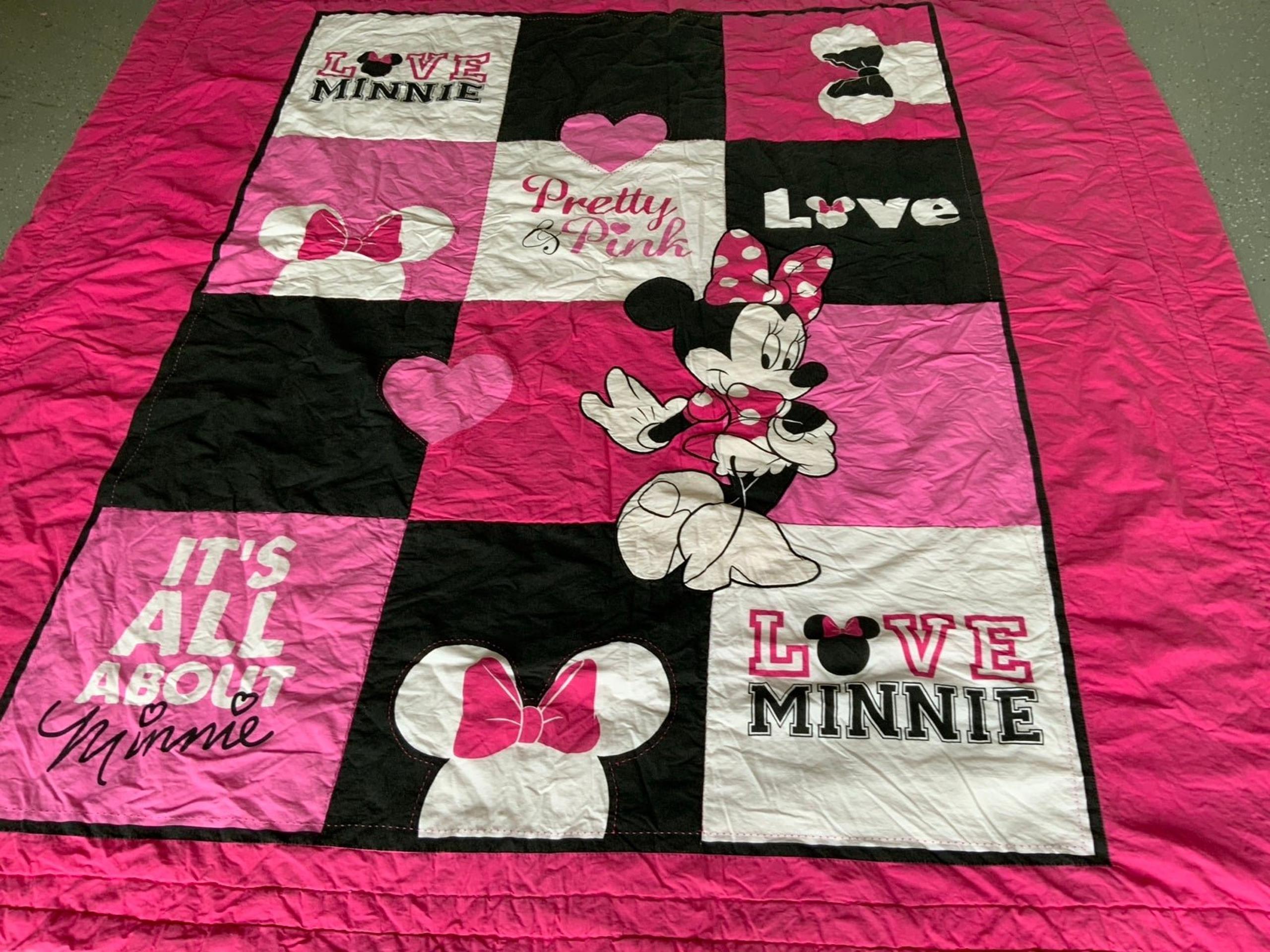 Disney Pink Minnie Mouse cotton quilt full size 86 x 80