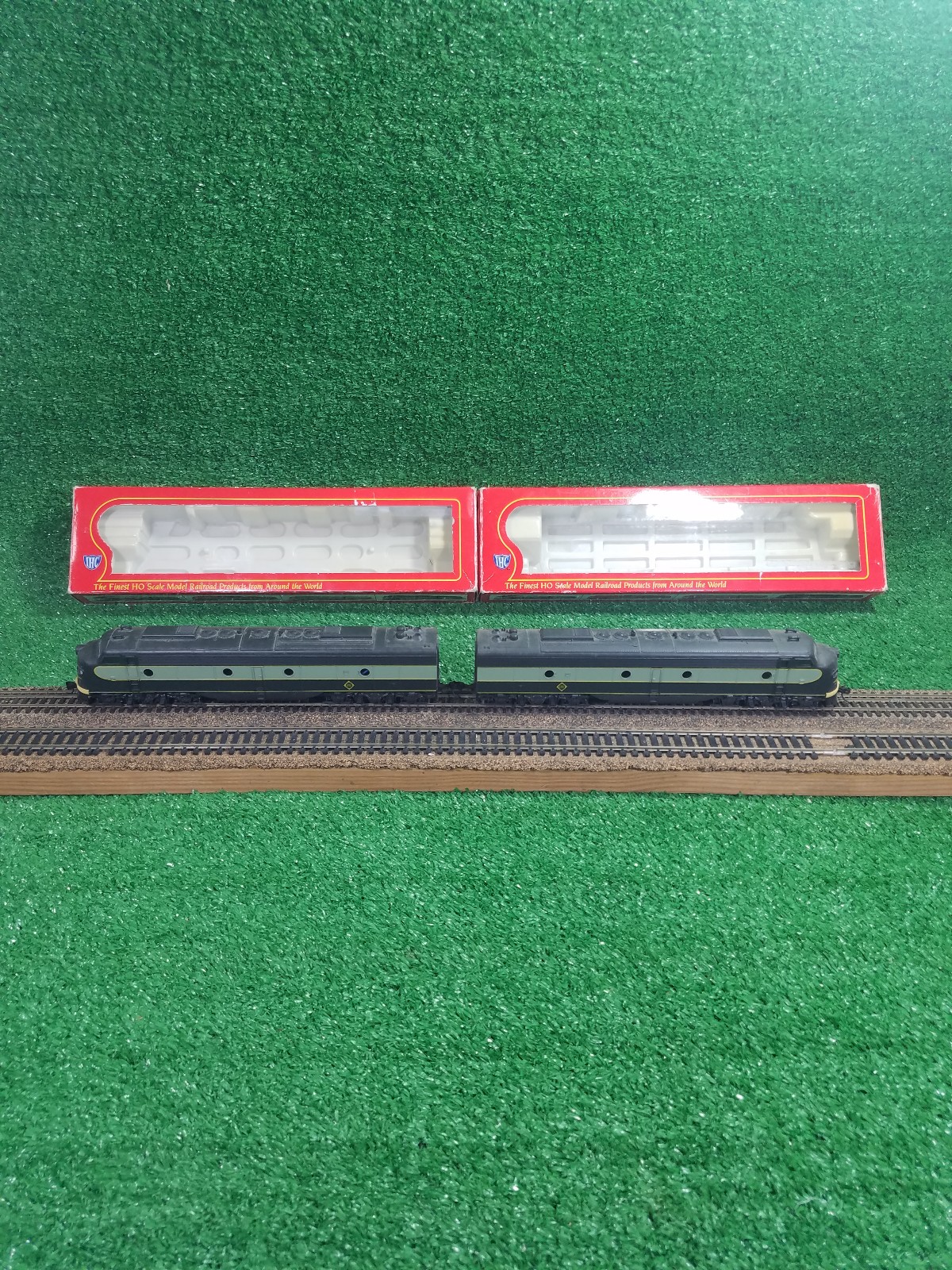 Upgraded IHC 1935 Erie F8A Powered Diesel Locomotive and Dummy Runs w/ Light