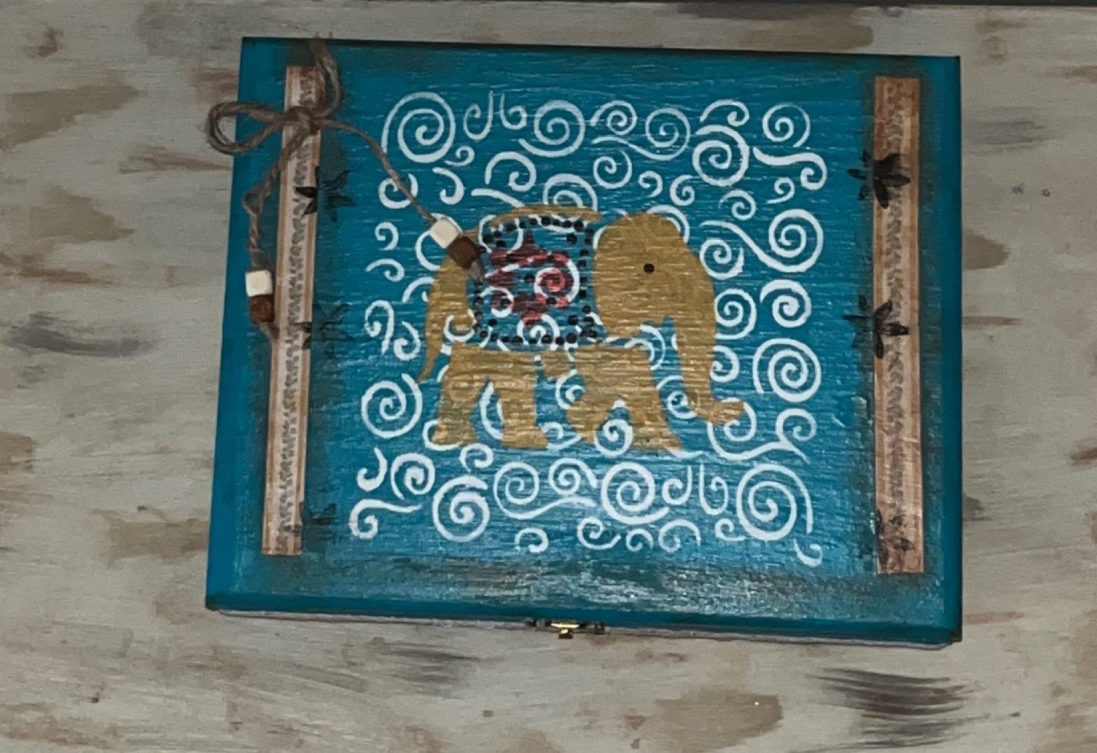 Organizer Jewelry box Beautiful Decoration house or business decoration