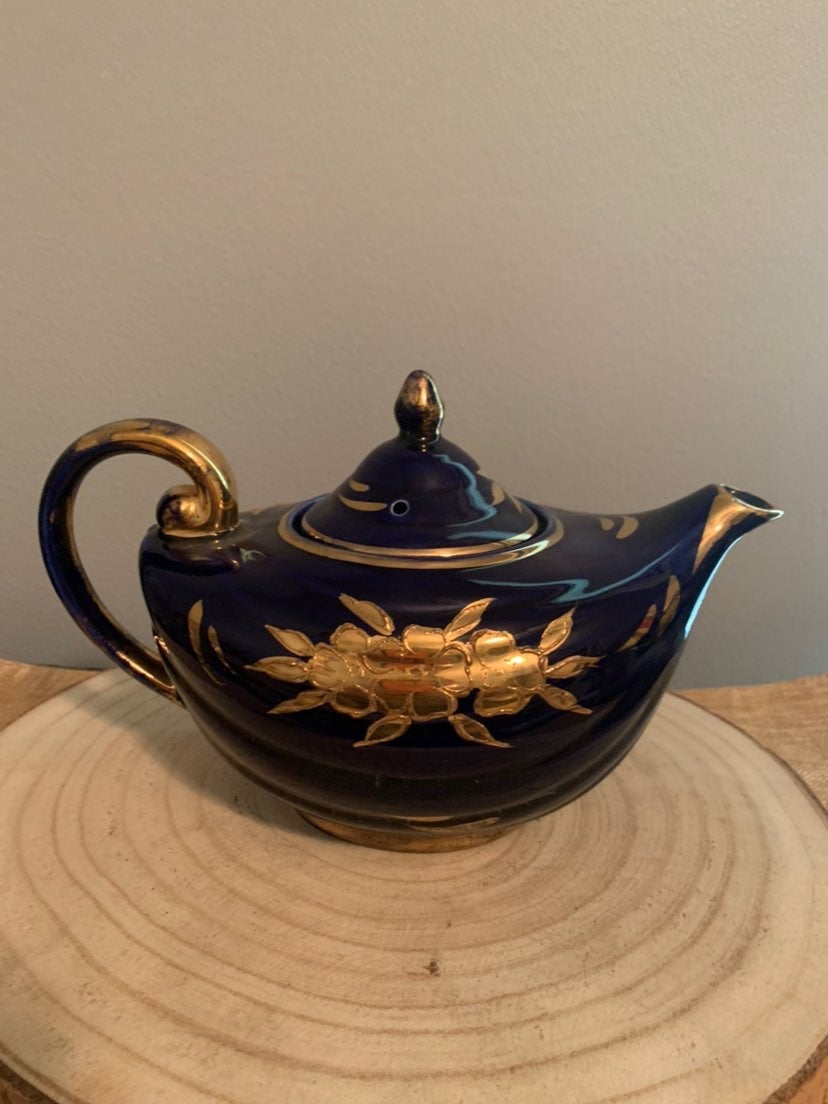 Vintage Arthur Wood Aladdin Teapot