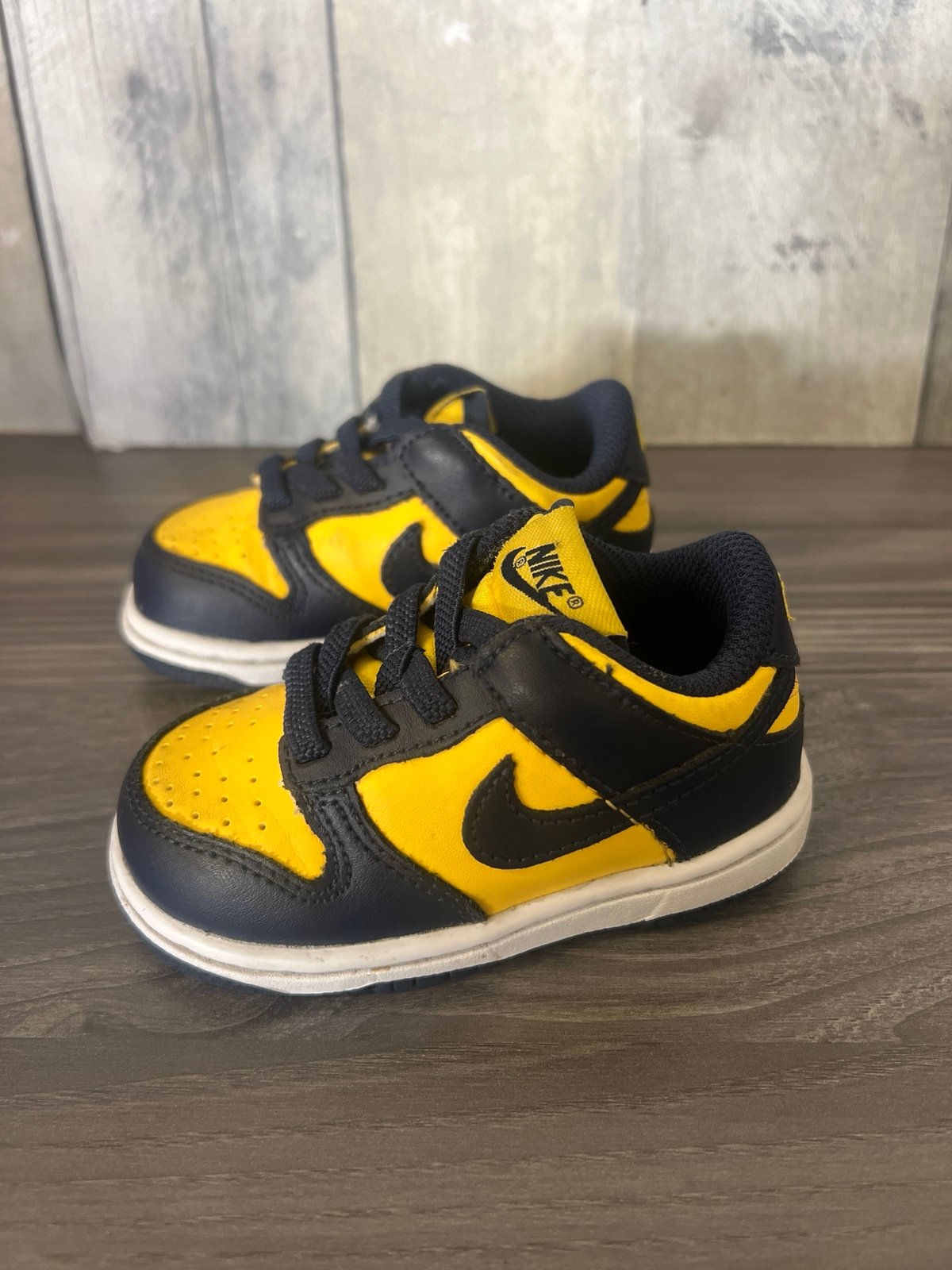 Nike Dunk Low Michigan TD size 5c toddler