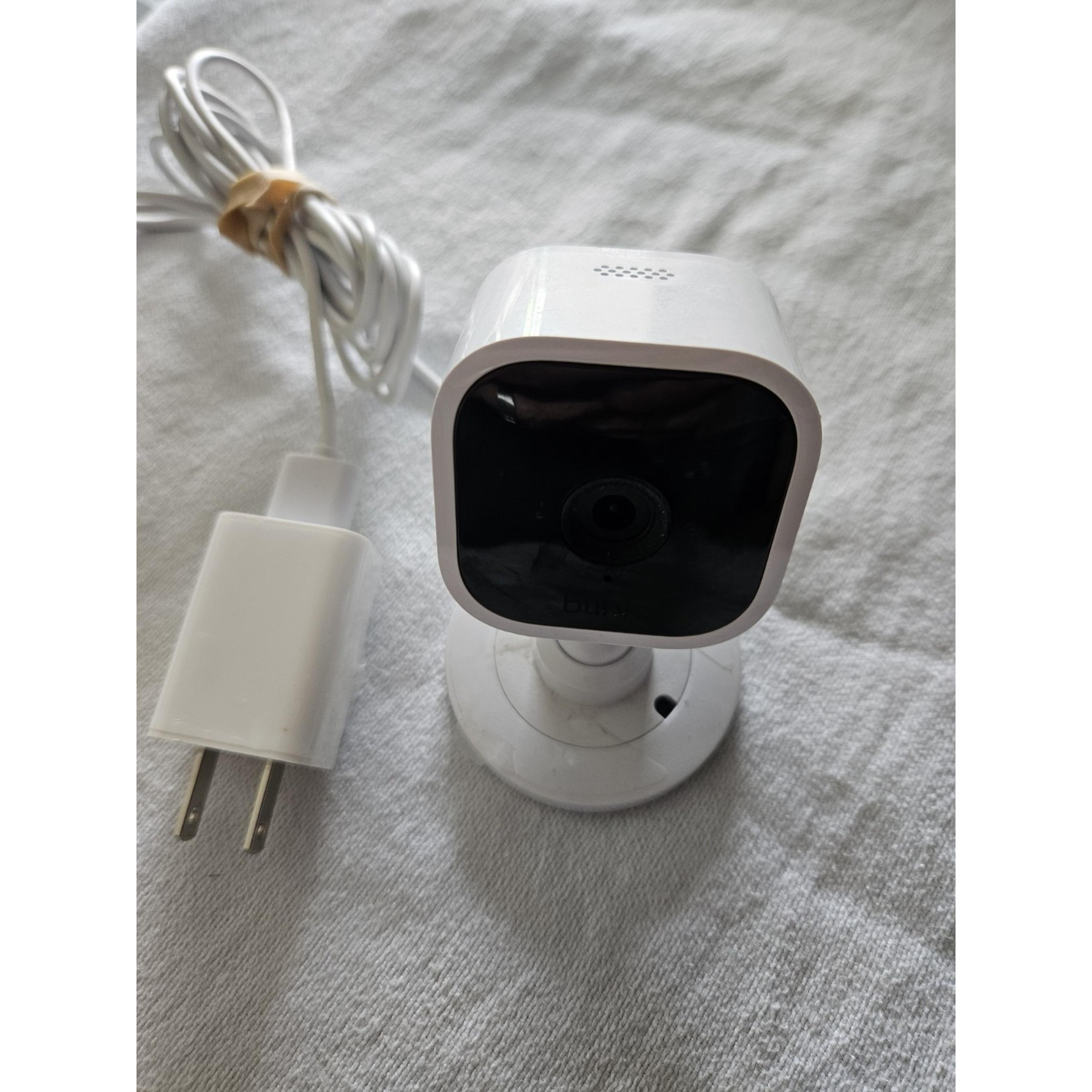 Blink Mini Compact indoor plugin smart security cam 1080p HD