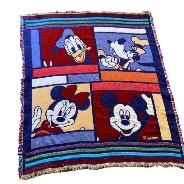 Vintage DISNEY - Blanket Throw