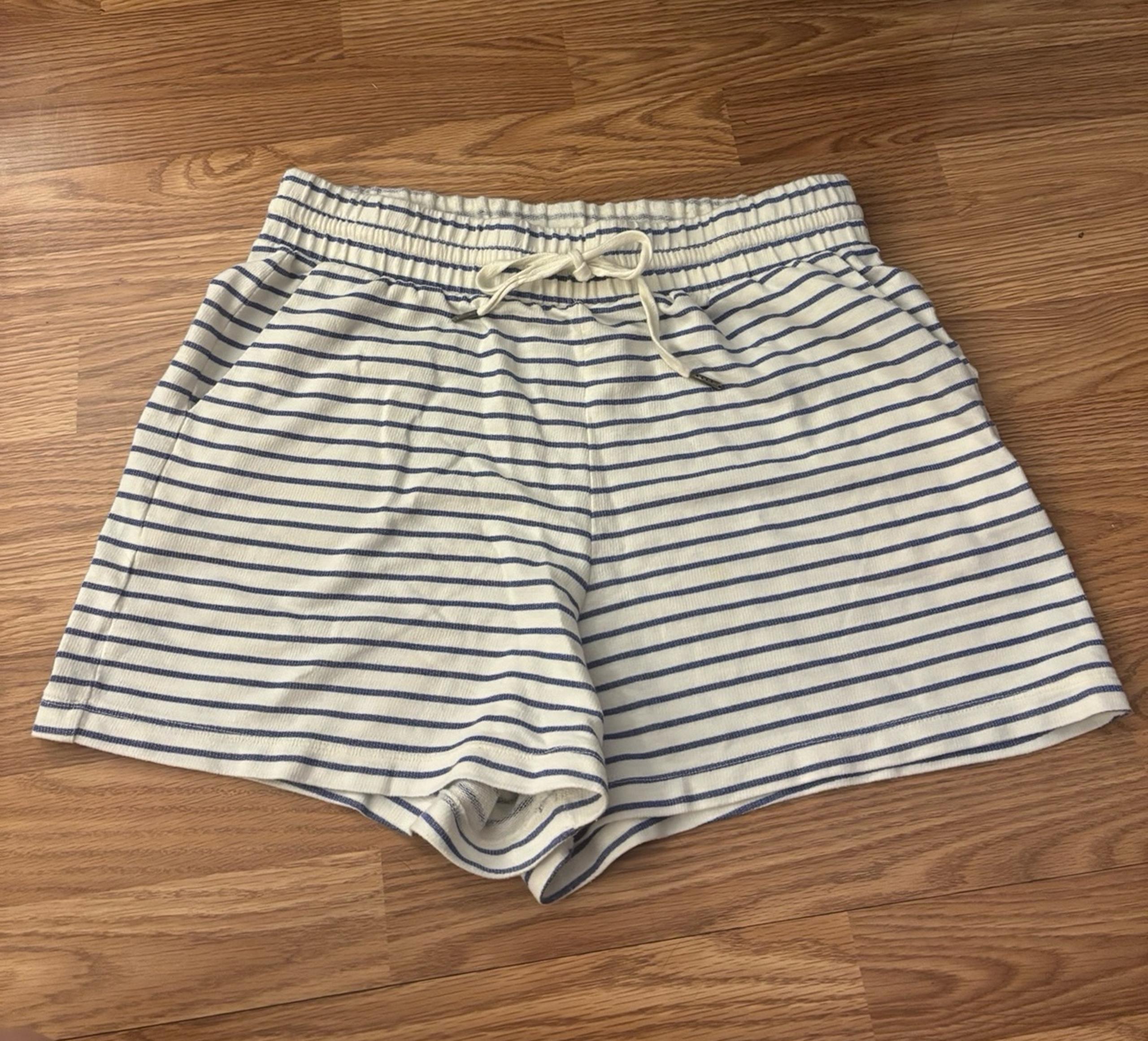 A New Day Striped Shorts Size Large