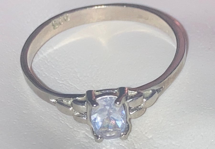 Women’s Silver 925 Purple Rhinestone Ring Size 6 Good Condition