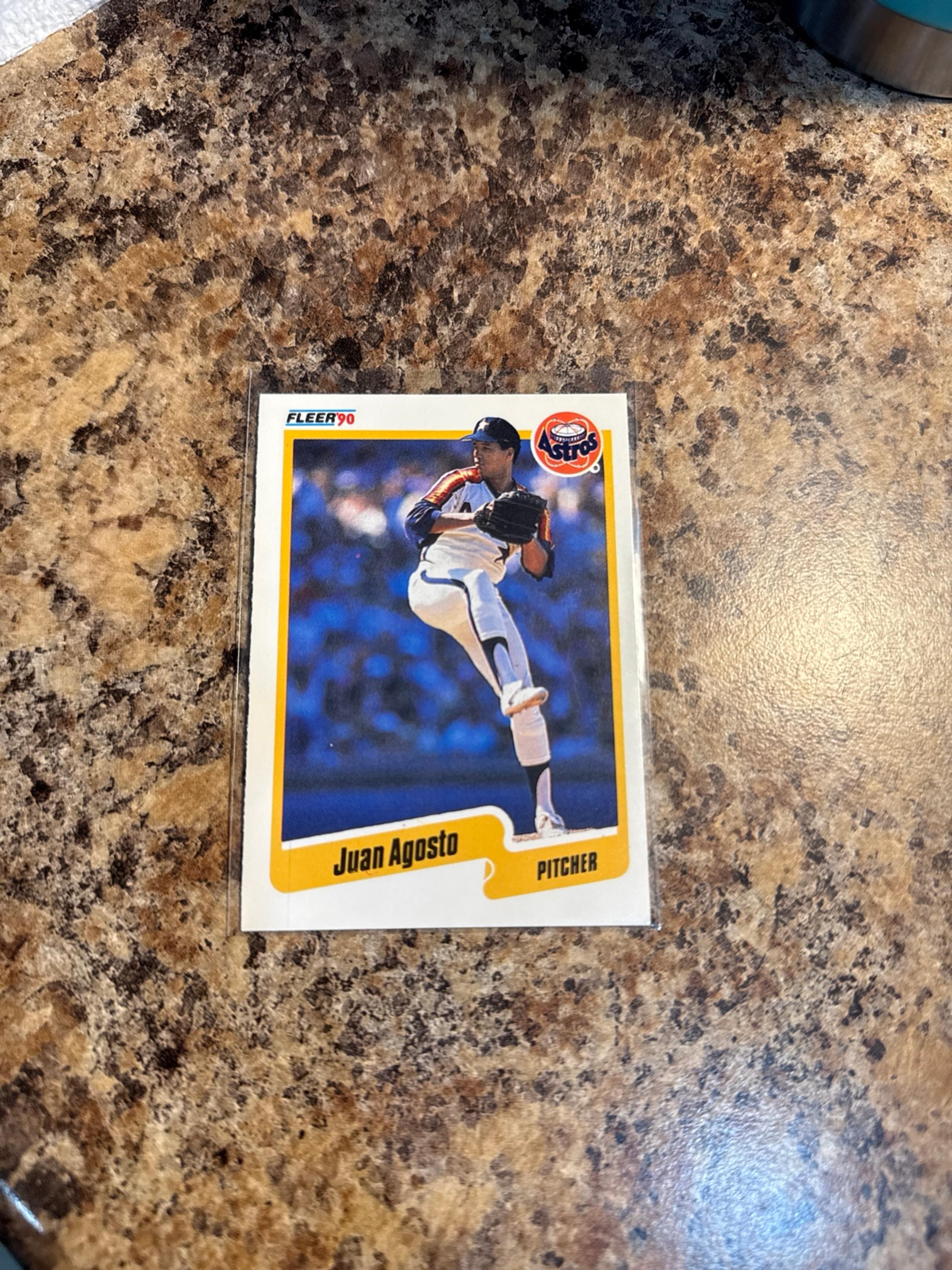 Fleer '90 Juan Agosto #220 Baseball Trading Card Item #ME1785
