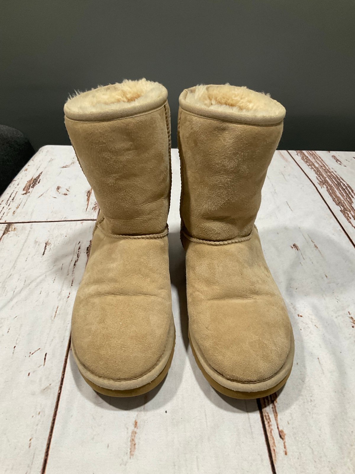 UGG AUSTRALIA CLASSIC SHORT WINTER BOOTS BEIGE SHEEPSKIN