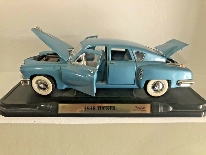 Road Signature Tucker 1948 Torpedo Die C
