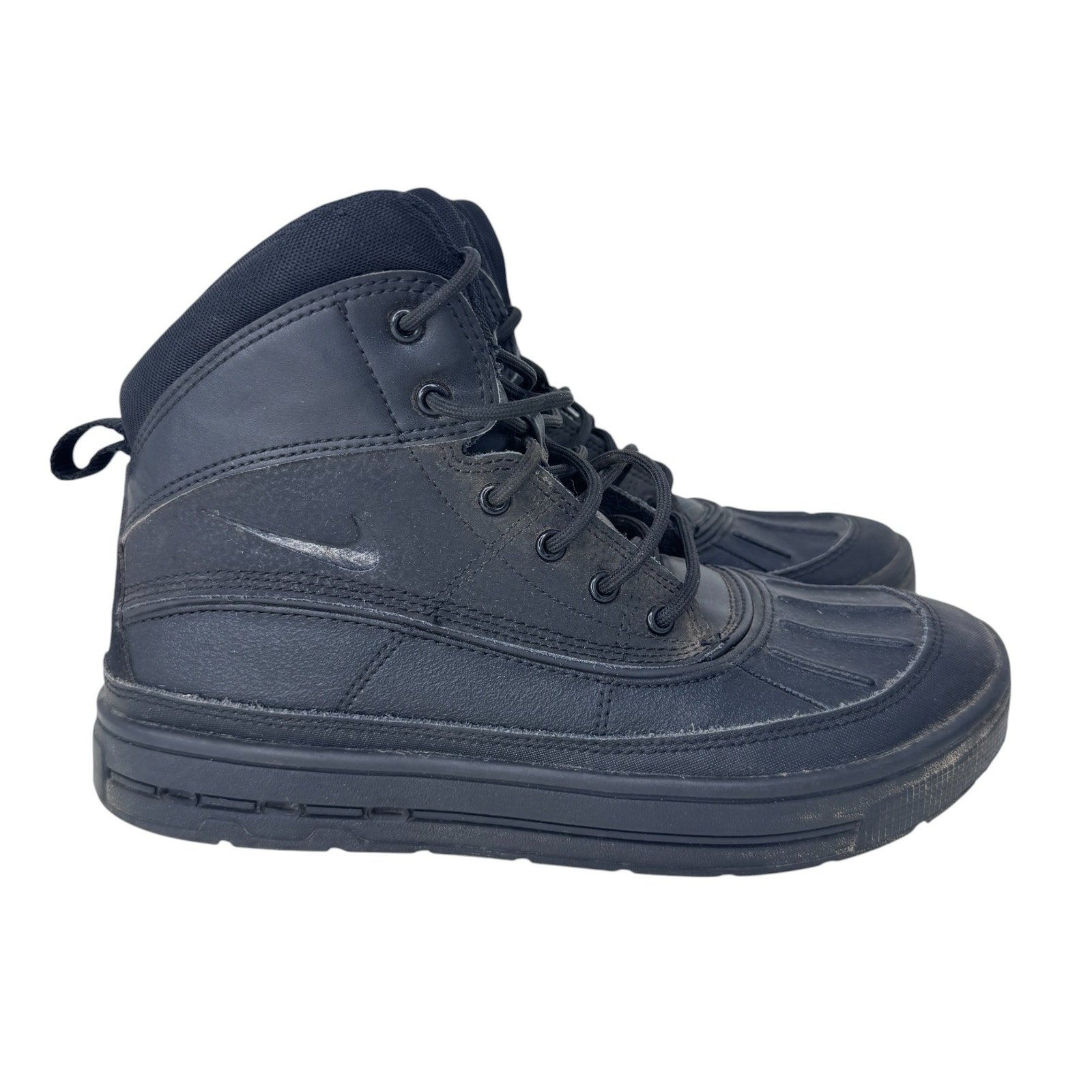 Nike Woodside 2 High Top Duck Boots Boys Size 6Y Triple Black Lace Up 524872-004