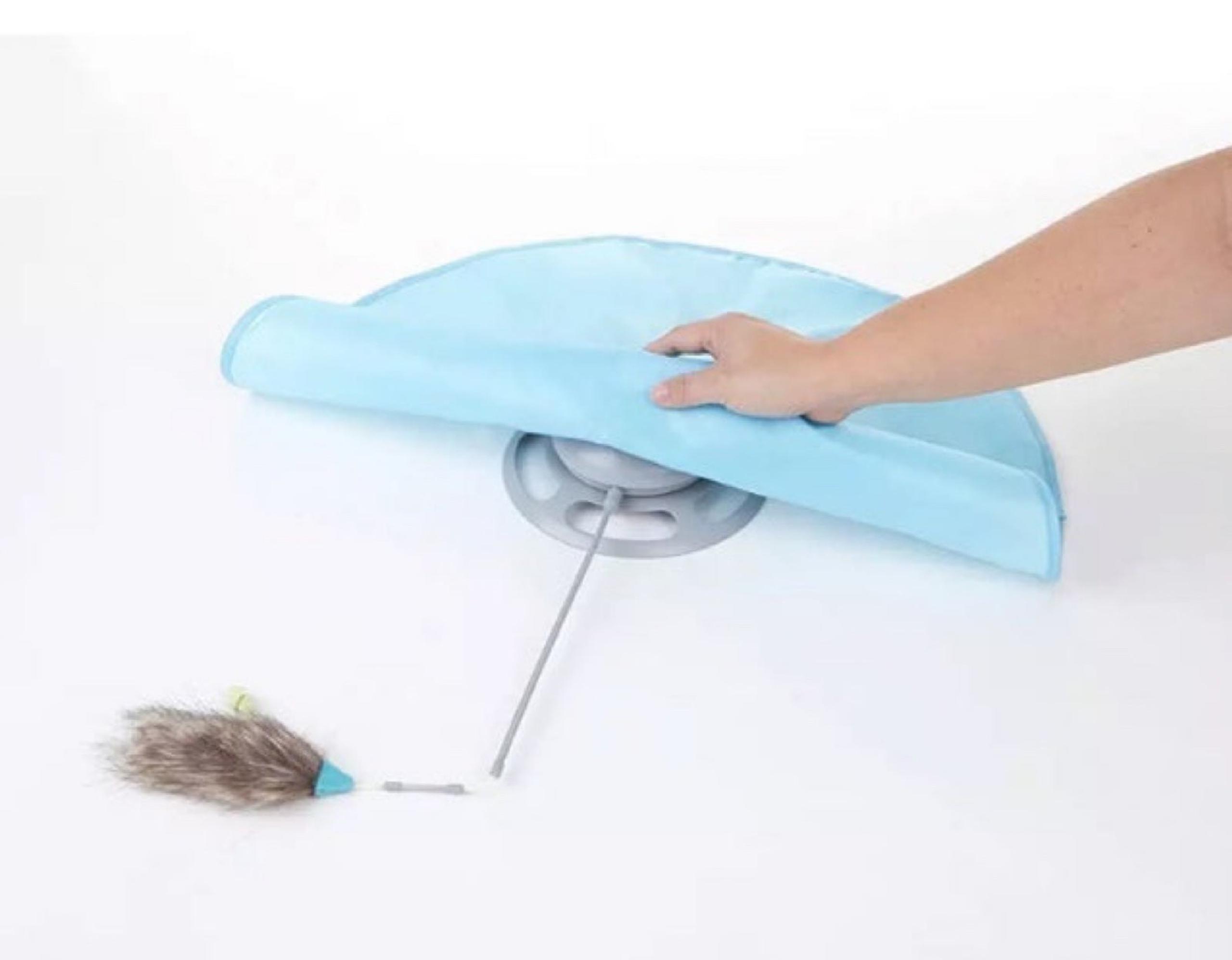 SmartyKat Hot Pursuit, Electronic Concealed Motion Interactive Cat Toy - NIB