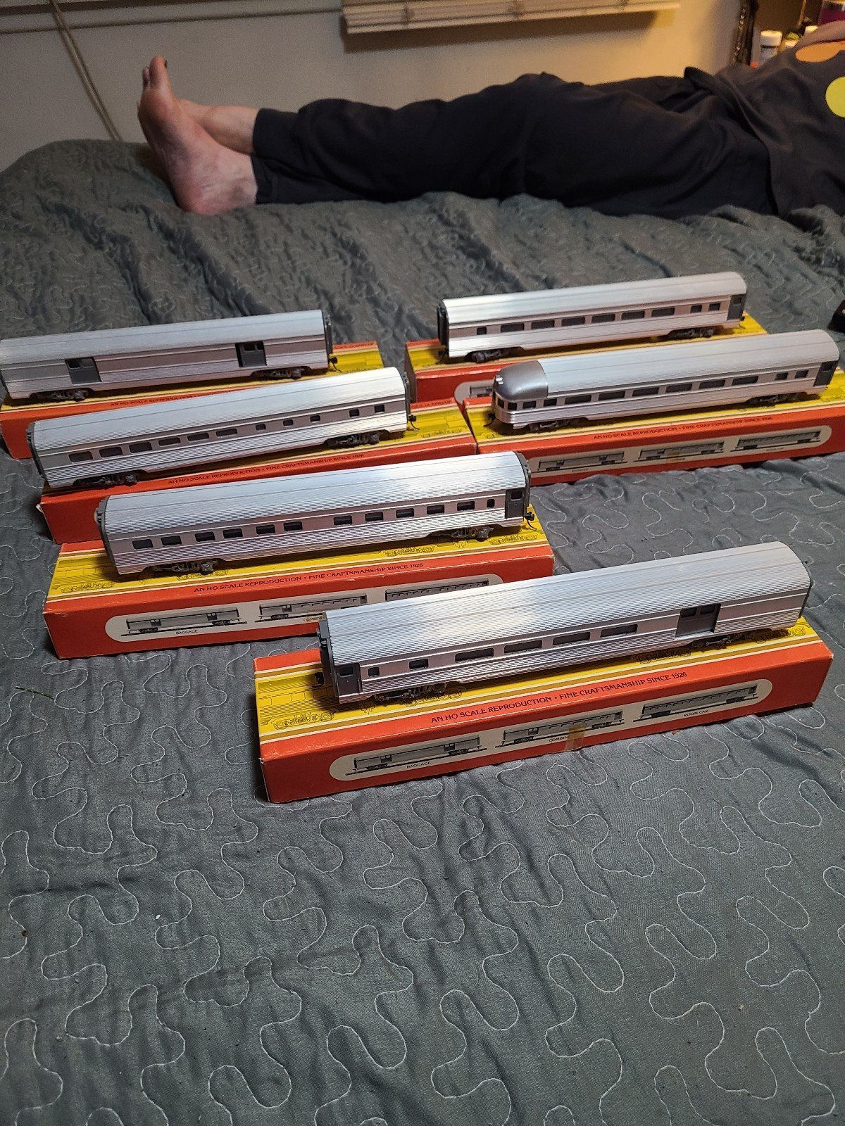 Vintage Mantua HO Scale Dual Lighted Aluminum Streamliner Kits ( Set Of 6 )