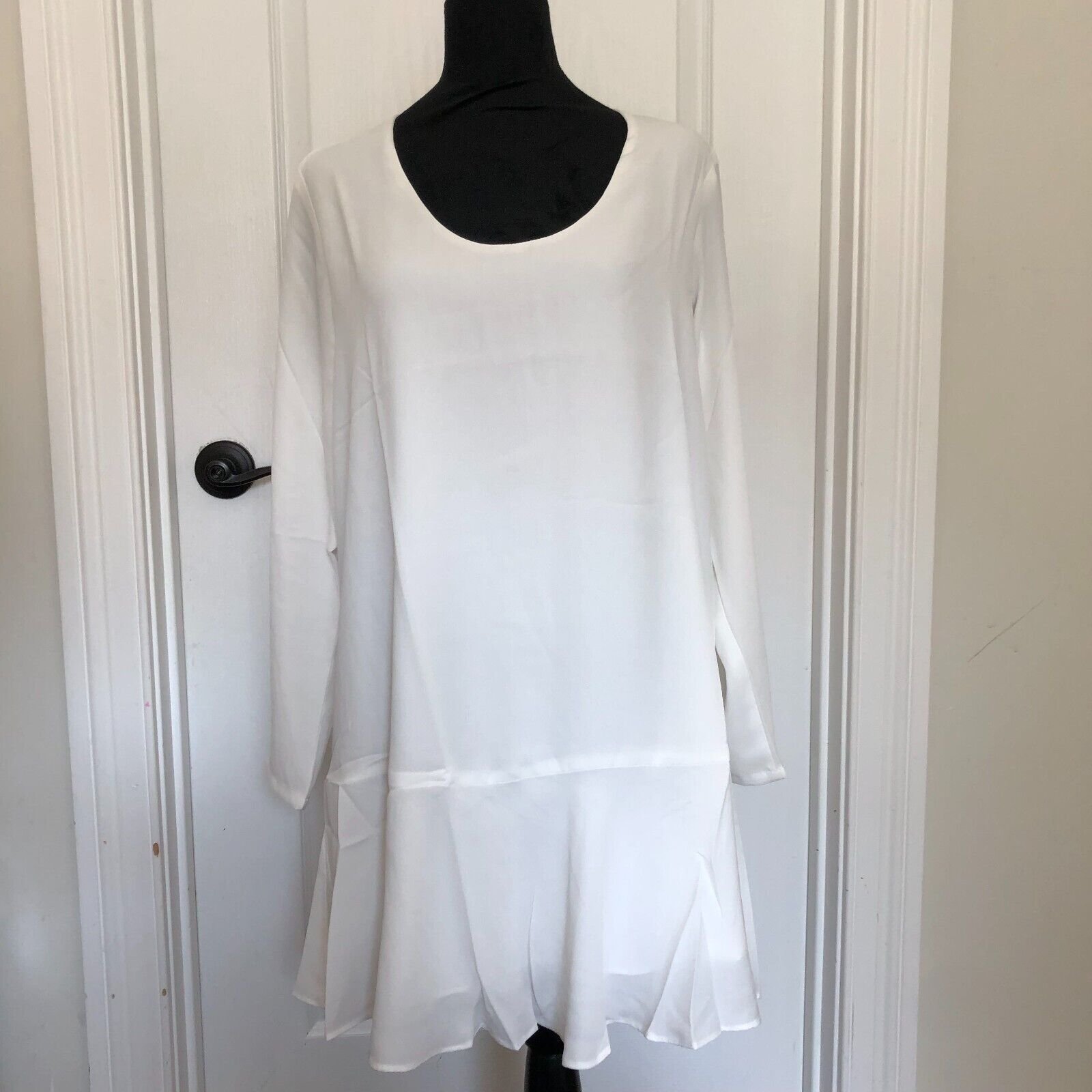 Three Eighty Two Womens Dress M Ivory Piper Long Sleeve Back Keyhole NWT