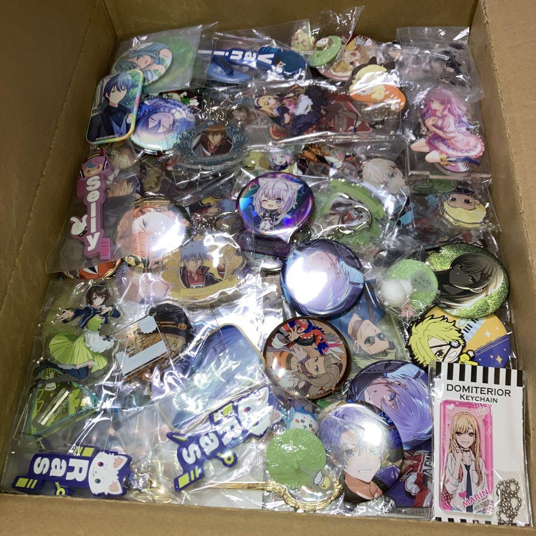 Over 650 anime goods and miscellaneous items for sale in bulk.