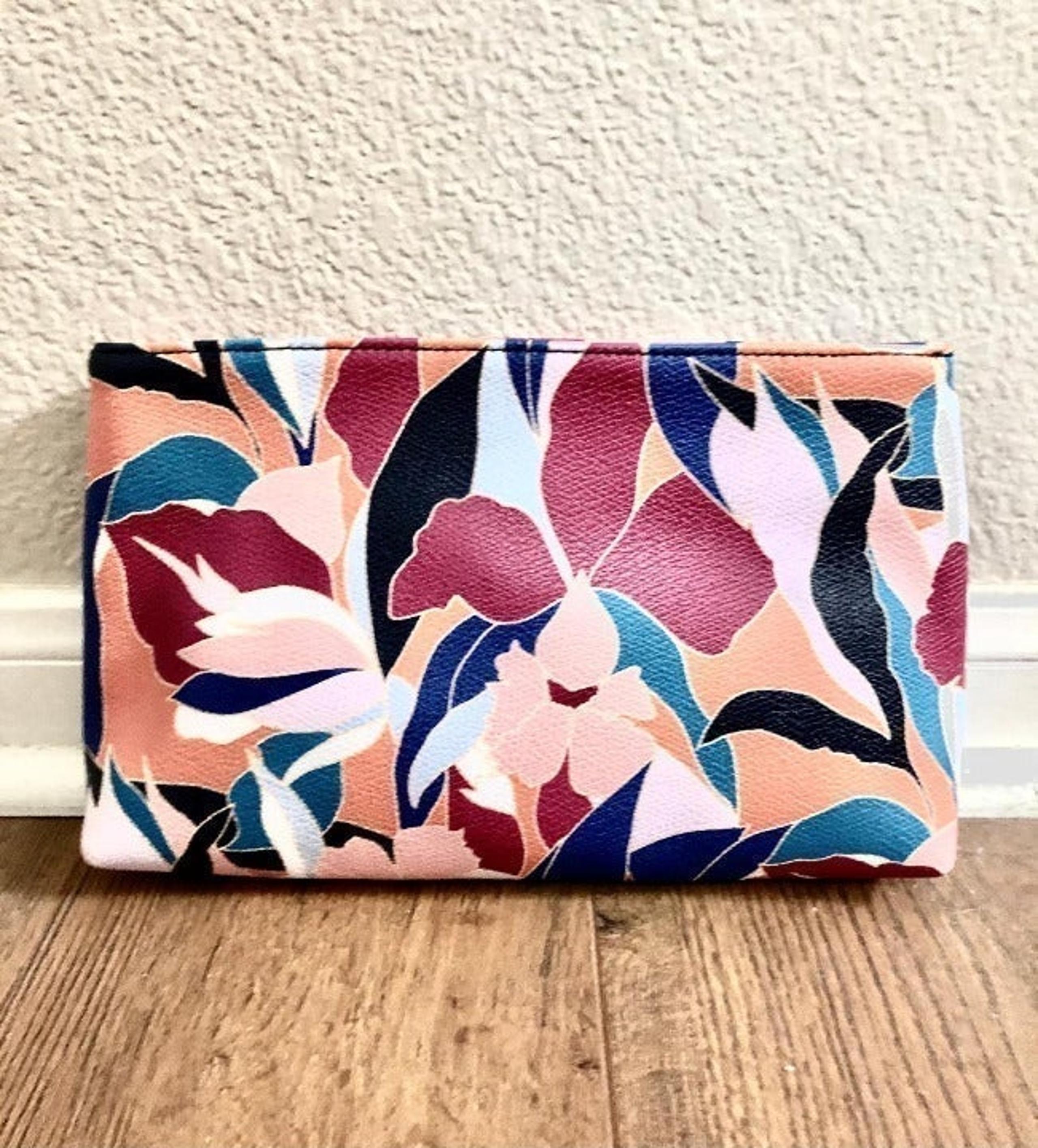 A NEW DAY Floral Pattern Wristlet Pouch