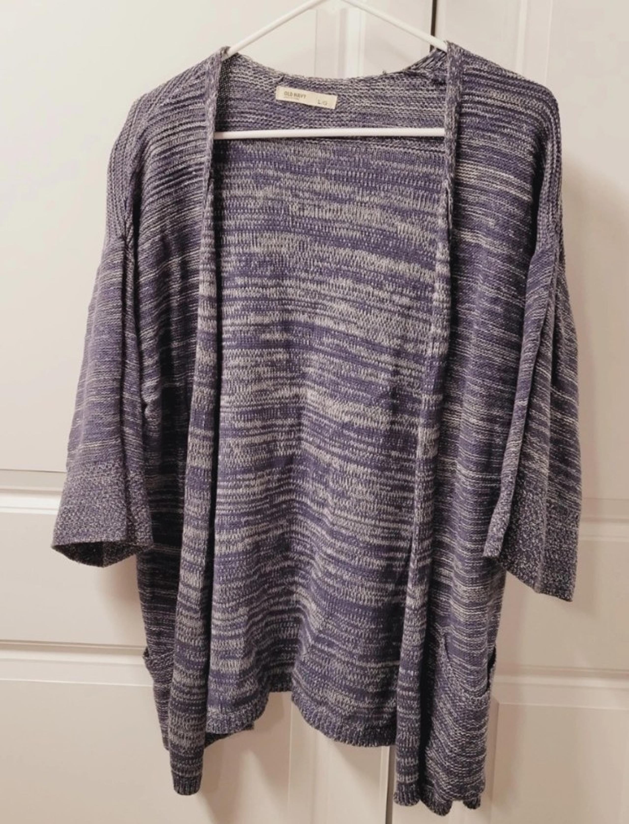 Old Navy Women's Cardigan Sweater
Size: Large
Open Front