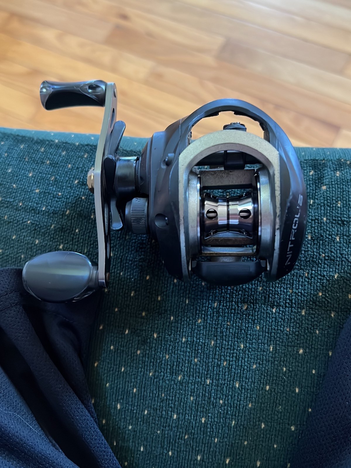 Fishing reels
