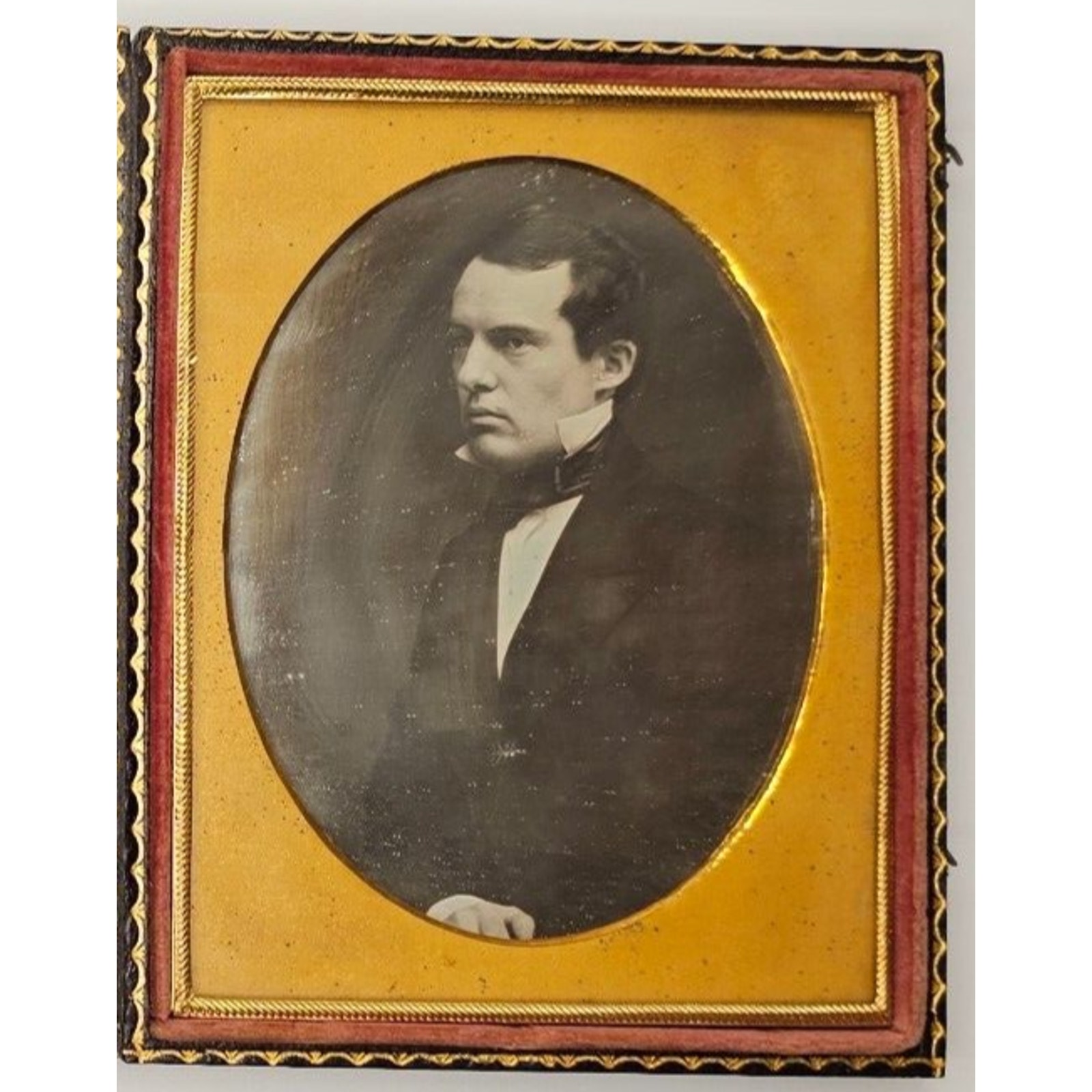 1/4th Plate Daguerreotype Of A Man In A Full Union Case