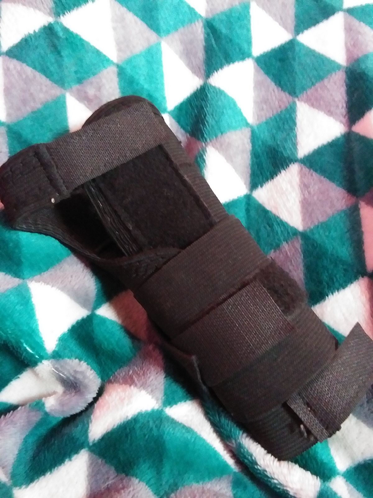 Wrist brace