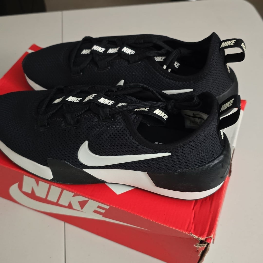 NIKE Women's Ashin Modern Run Black (9.5) : Sports & Outdoors,