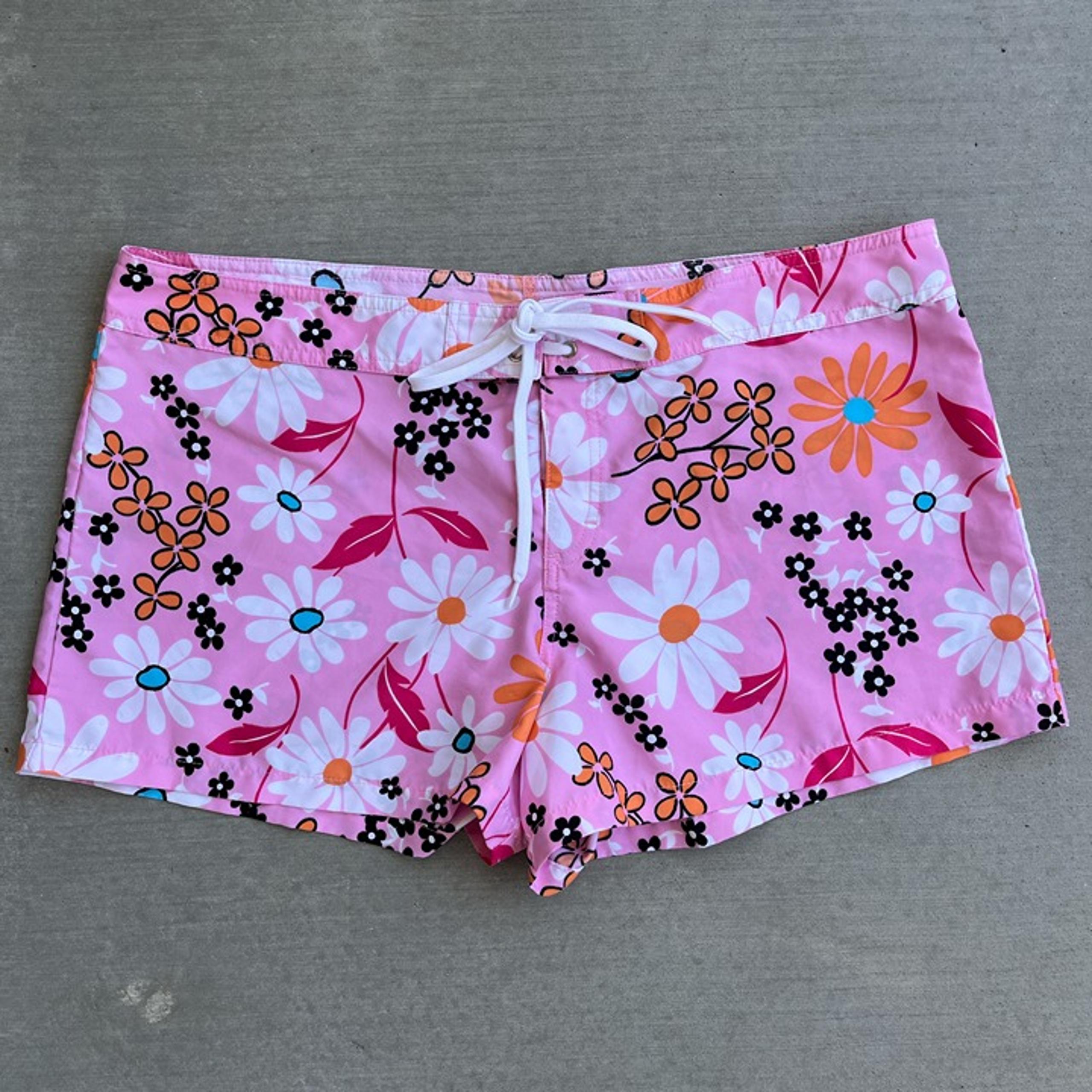 Y2K vintage no boundaries pink floral board shorts