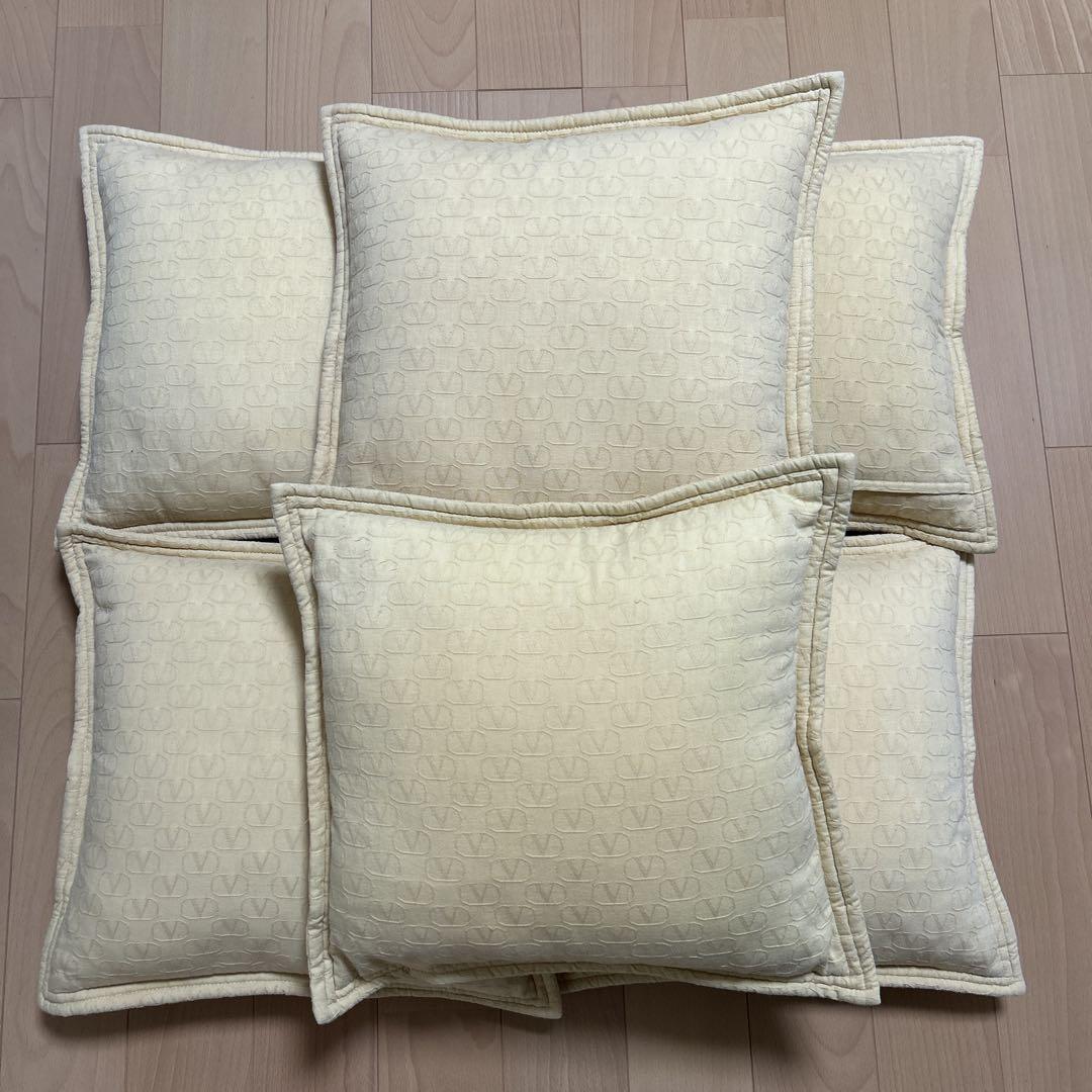 Valentino Garavani Cushions (Set of 6)