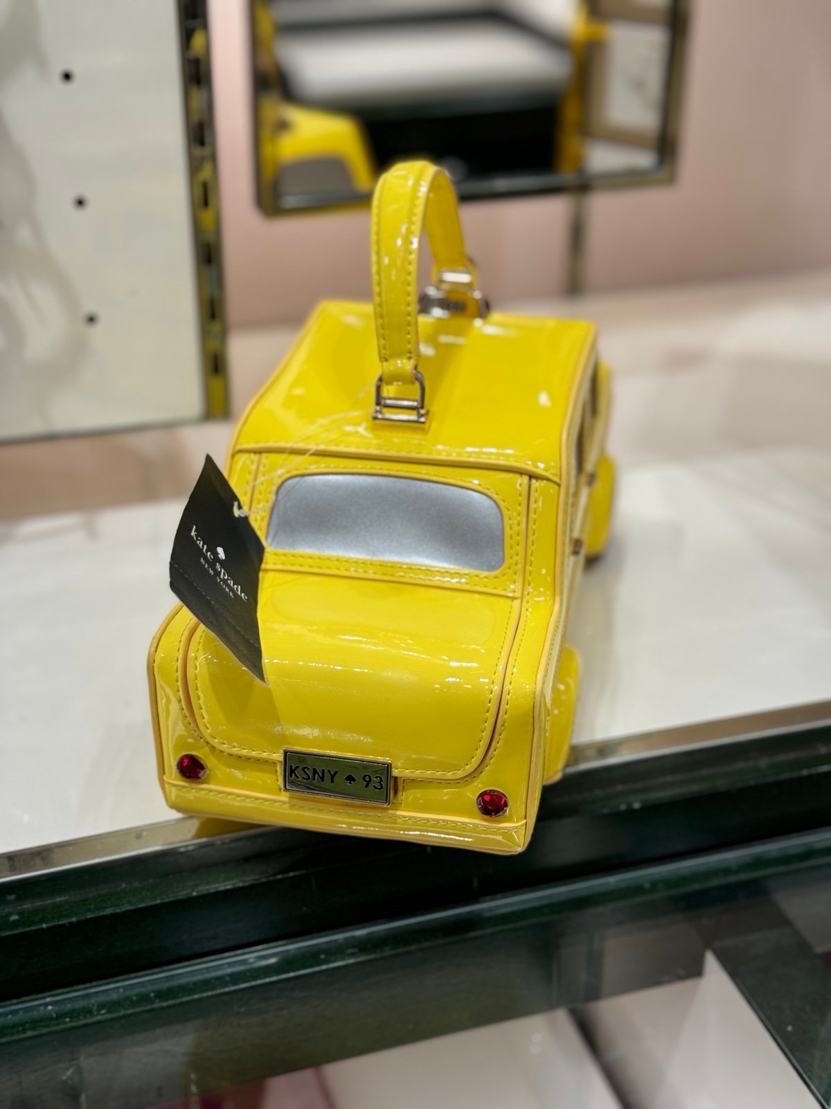 【少しだけ訳あり】ケイトスペード NYC 3D Taxi Crossbody Kate Spade 3D NYC Taxi Yellow Cab Crossbody Bag KI975 NWT