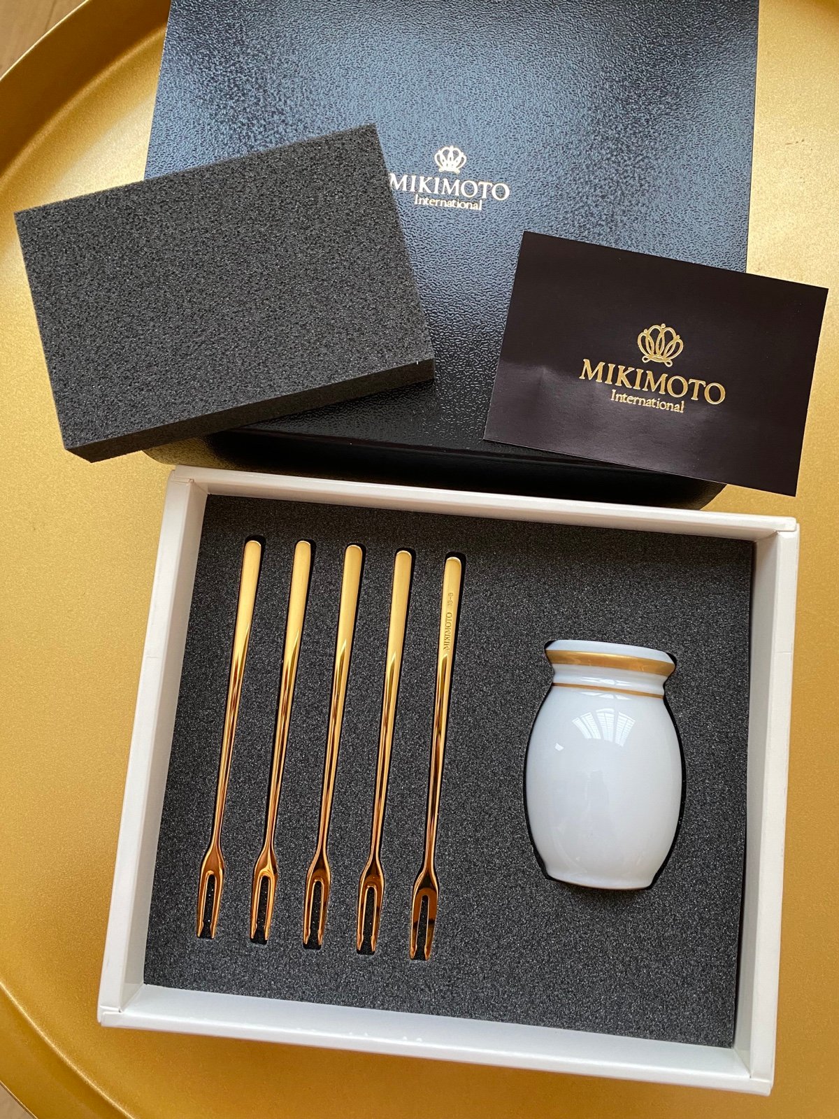 New MIKIMOTO Cutlery Set 5 Fruits Picks 6” and Pick Stand 2.5”