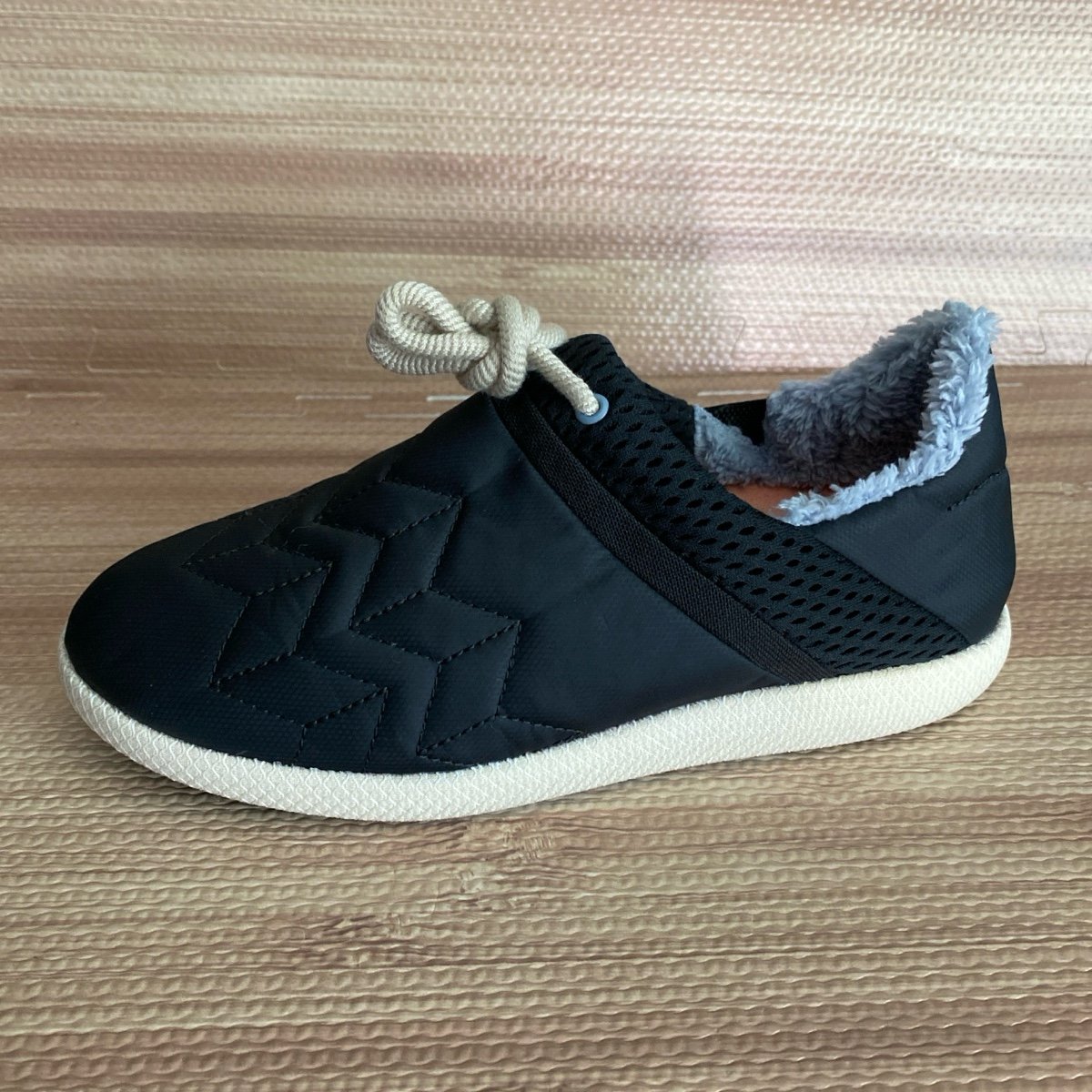 Olukai Women’s Mahiki Faux Shearling Lined Slip-On Shoe Size 9