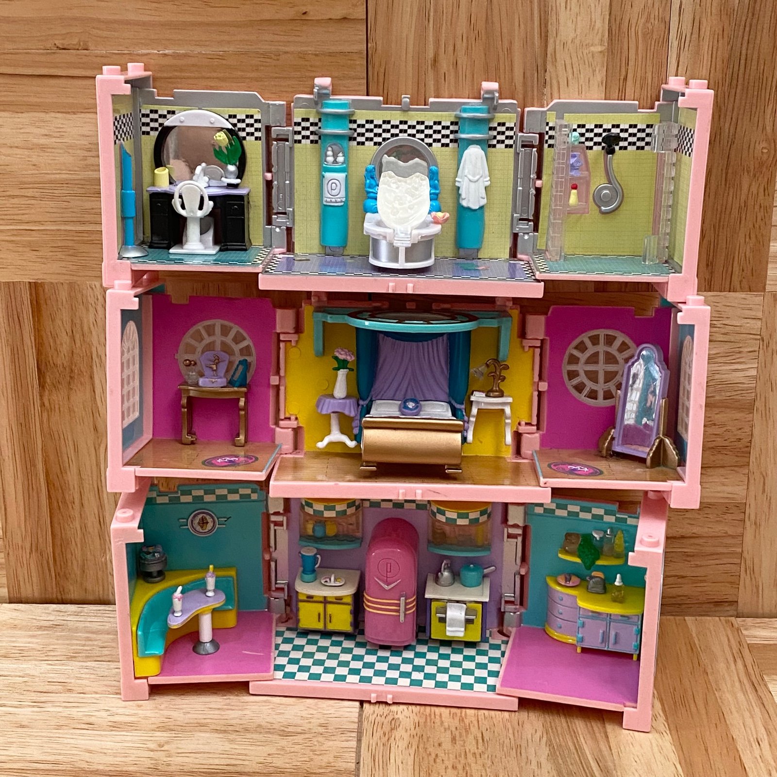 1999 Vintage Polly Pocket Bluebird Toys Swindon England Dream Builders Condo Hou