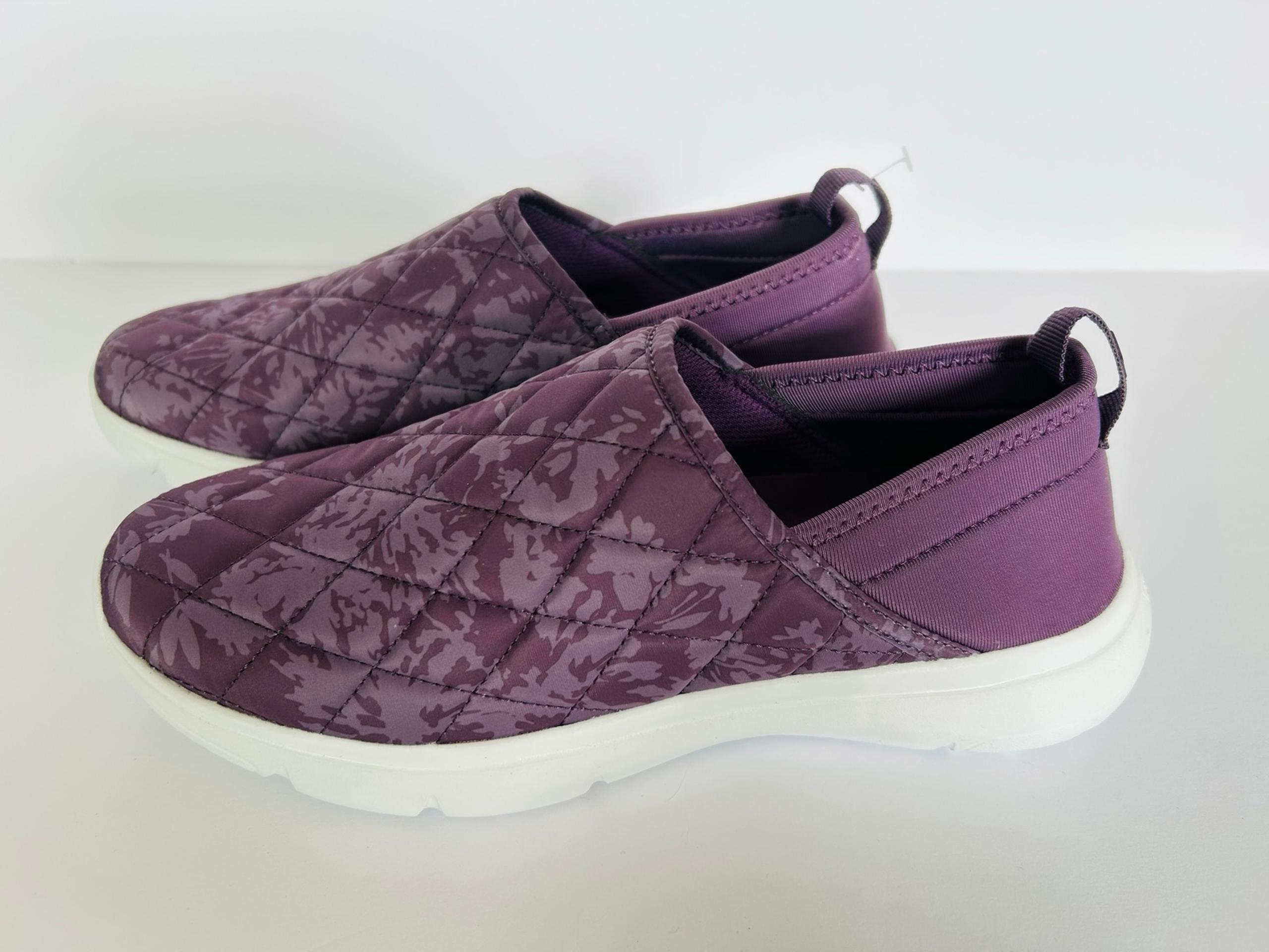 NWOT Vera Bradley Cloud Slip On Purple Floral Quilted Women’s Shoe size 5