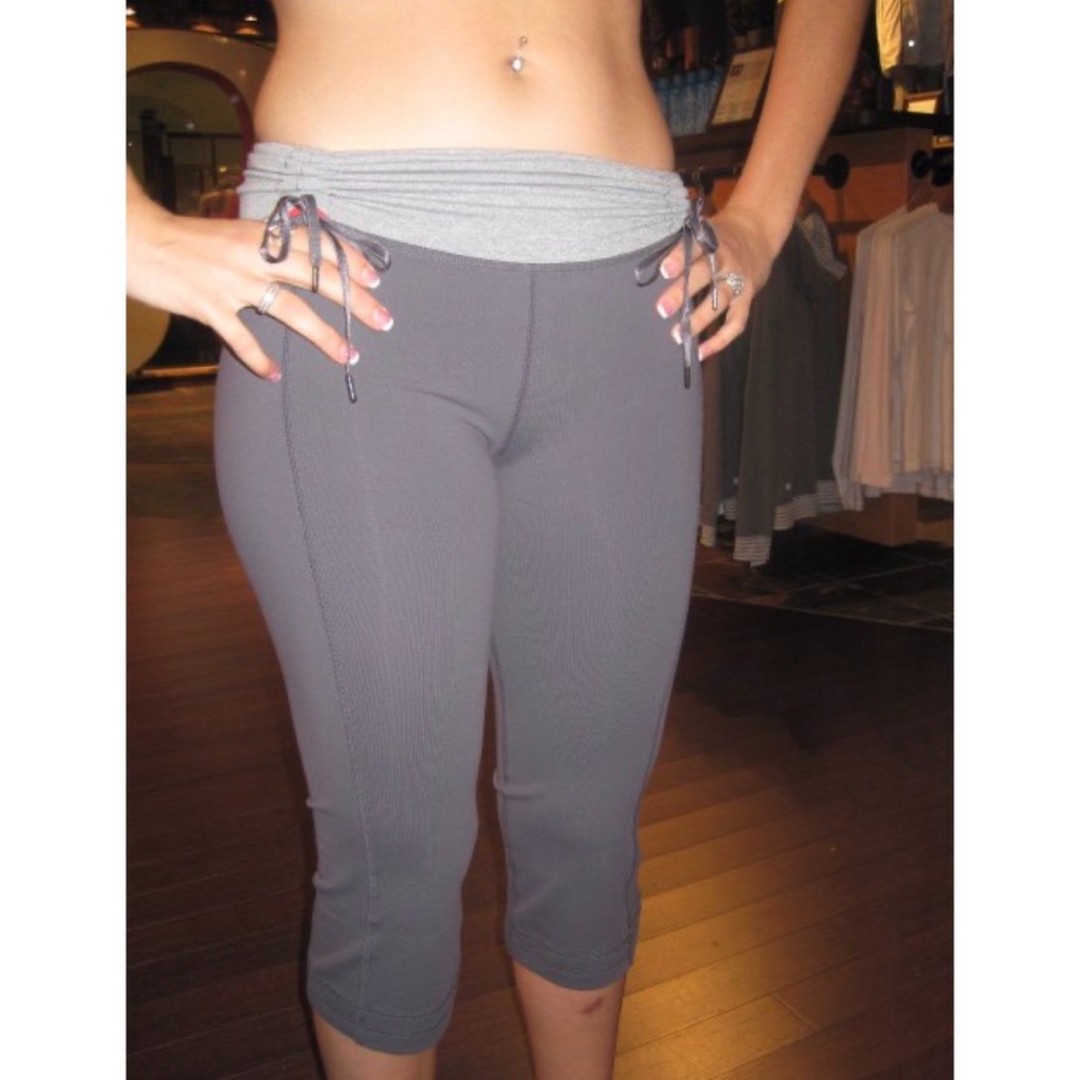 LULULEMON Ruched It's A Cinch Crop Leggings in Heathered Purple and Black 12