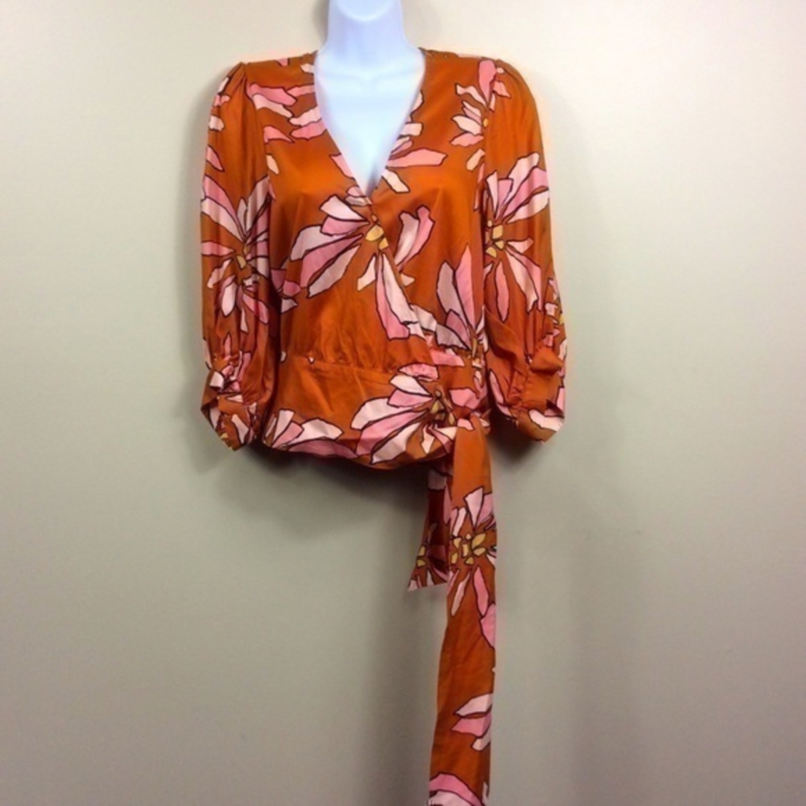 NWT Crosby by Mollie Burch wrap blouse. Orange Abstract floral Medium