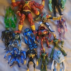 Lot of 12 Ben 10 action figures [please read description]