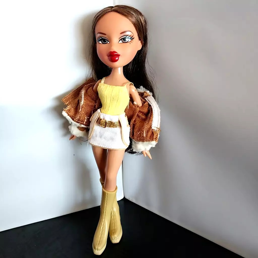 Bratz Yasmin Funk Out Restyled Fashion Red Lips 10 Marked 2001 MGA