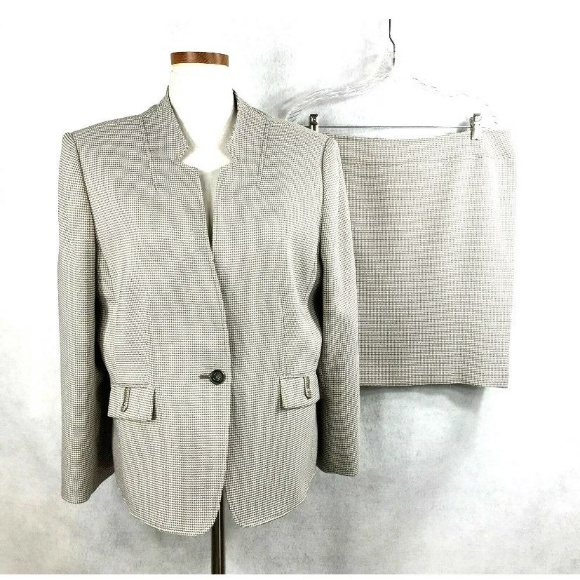Tahari ASL Womens Suit