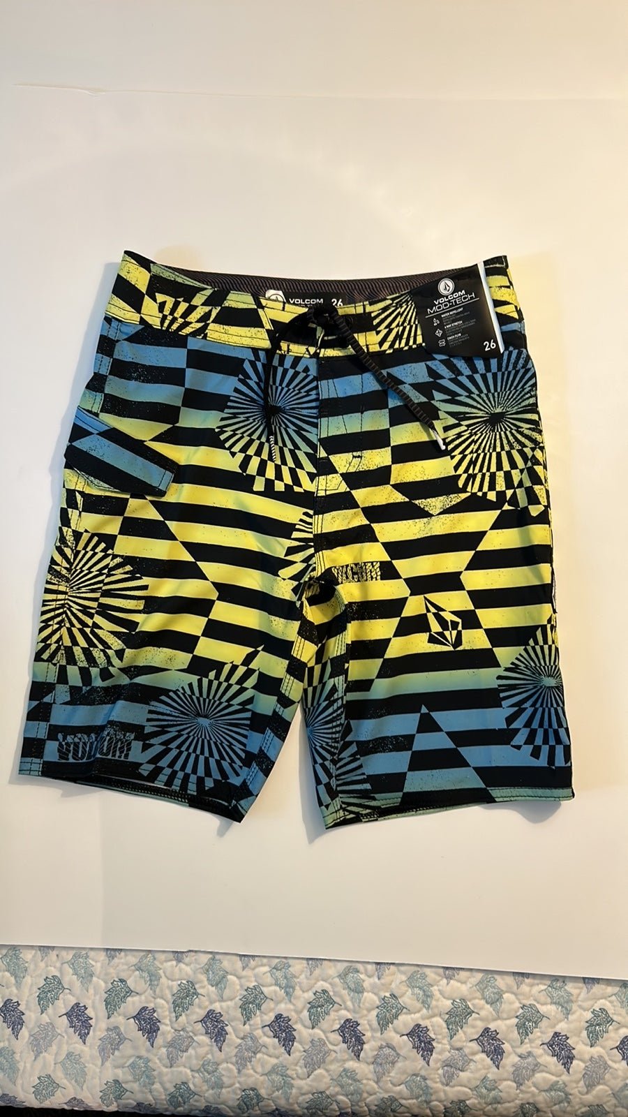 Volcom 26 Boardshorts Mod-Tech in Stone Stripe 16 Board Shorts NWT