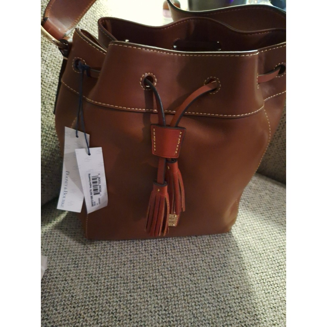 ✨NEW Dooney & Bourke Florentine Tasha Drawstring Bag – BROWN✨ Brand new
