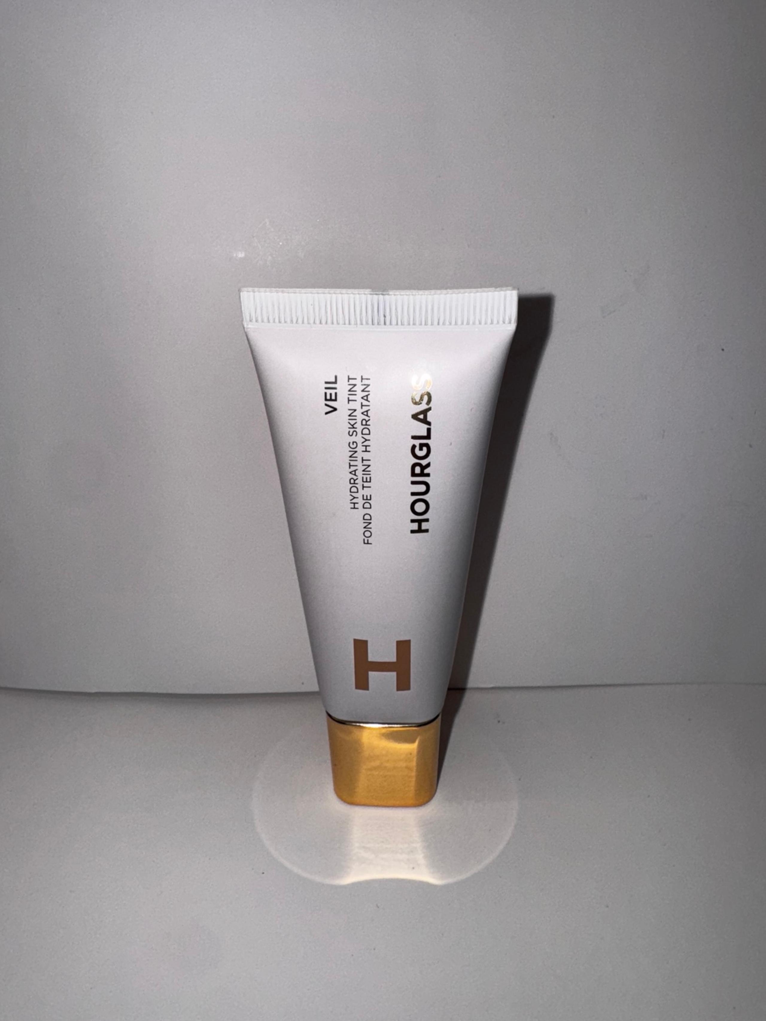 Hourglass Veil Hydrating Skin Tint Shade 7
