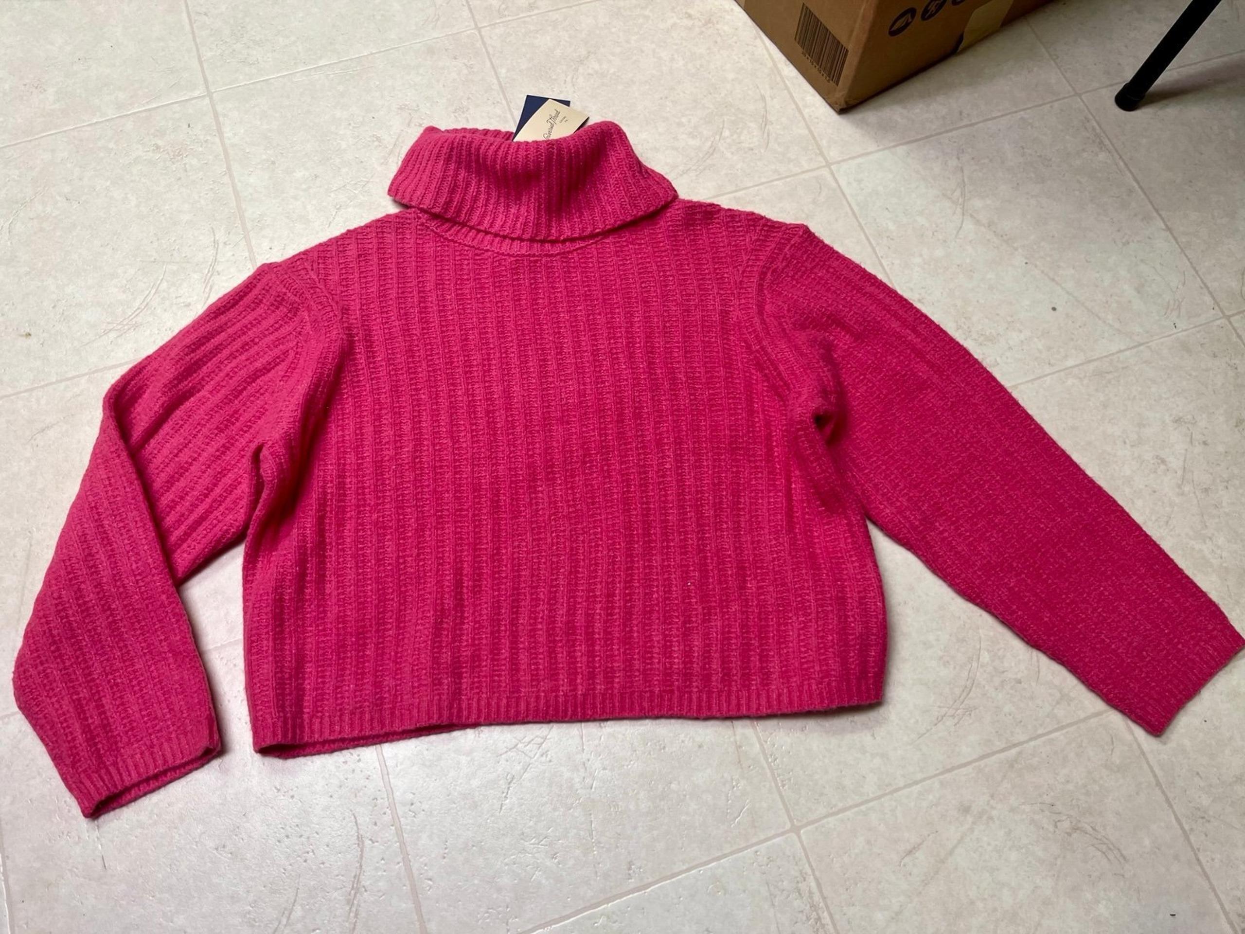 Universal Thread Women’s Pink Turtleneck Sweater size XL