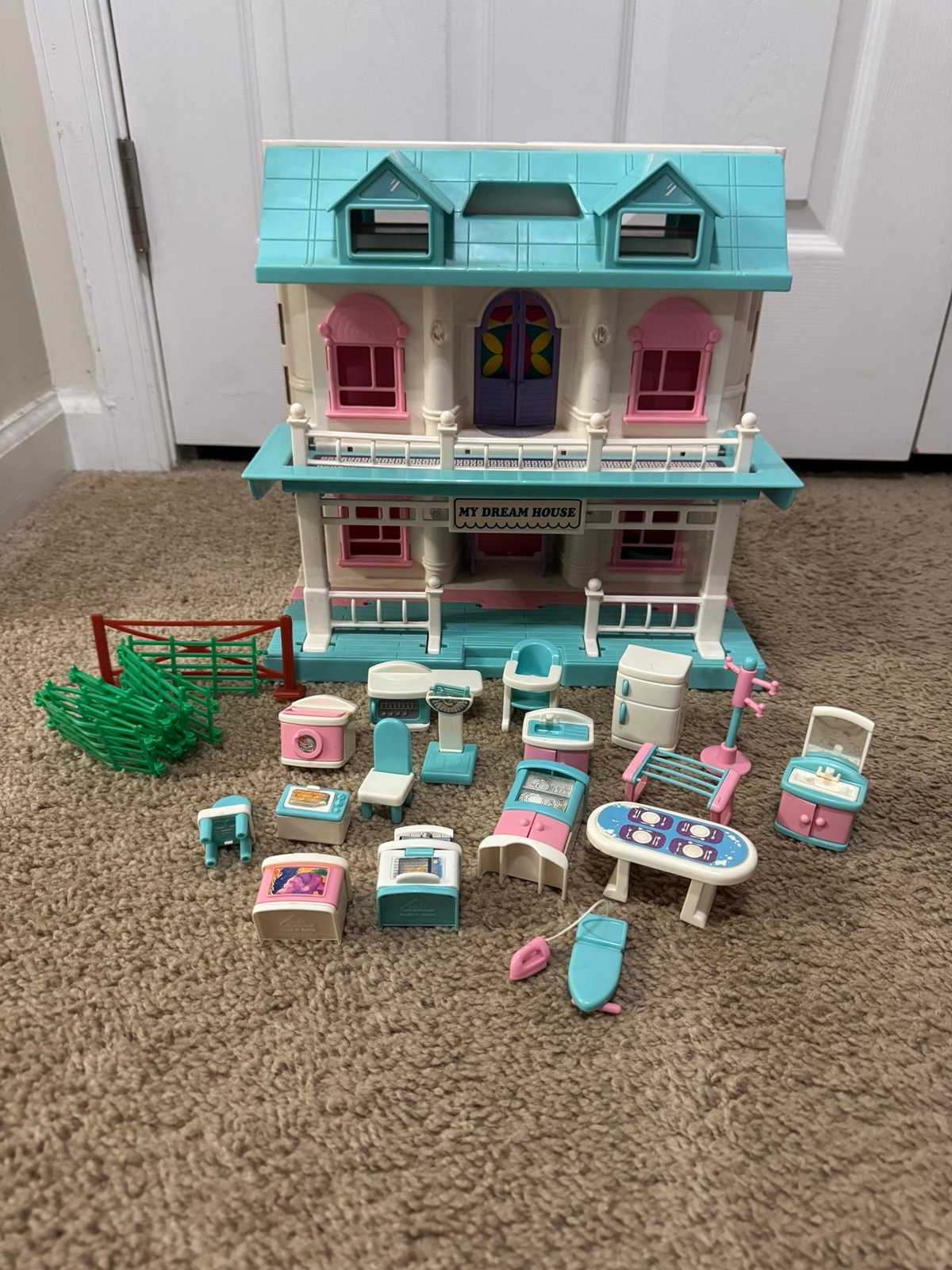 Vintage Fisher Price My Dream House Folding Dollhouse Play Set Toys R Us