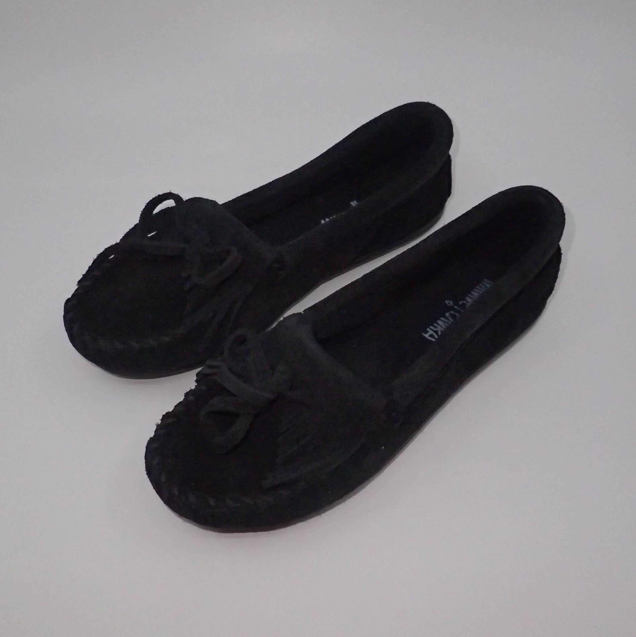Minnetonka Black Moccasin Shoes 5 - NIB