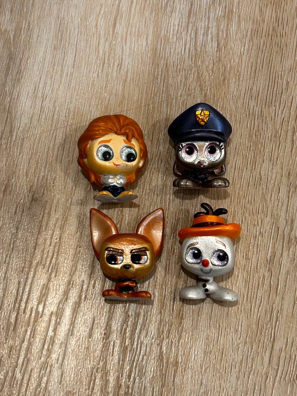 Disney doorables series 1 & 2 LE belles prince Baby Judy Olaf Hat Finnick